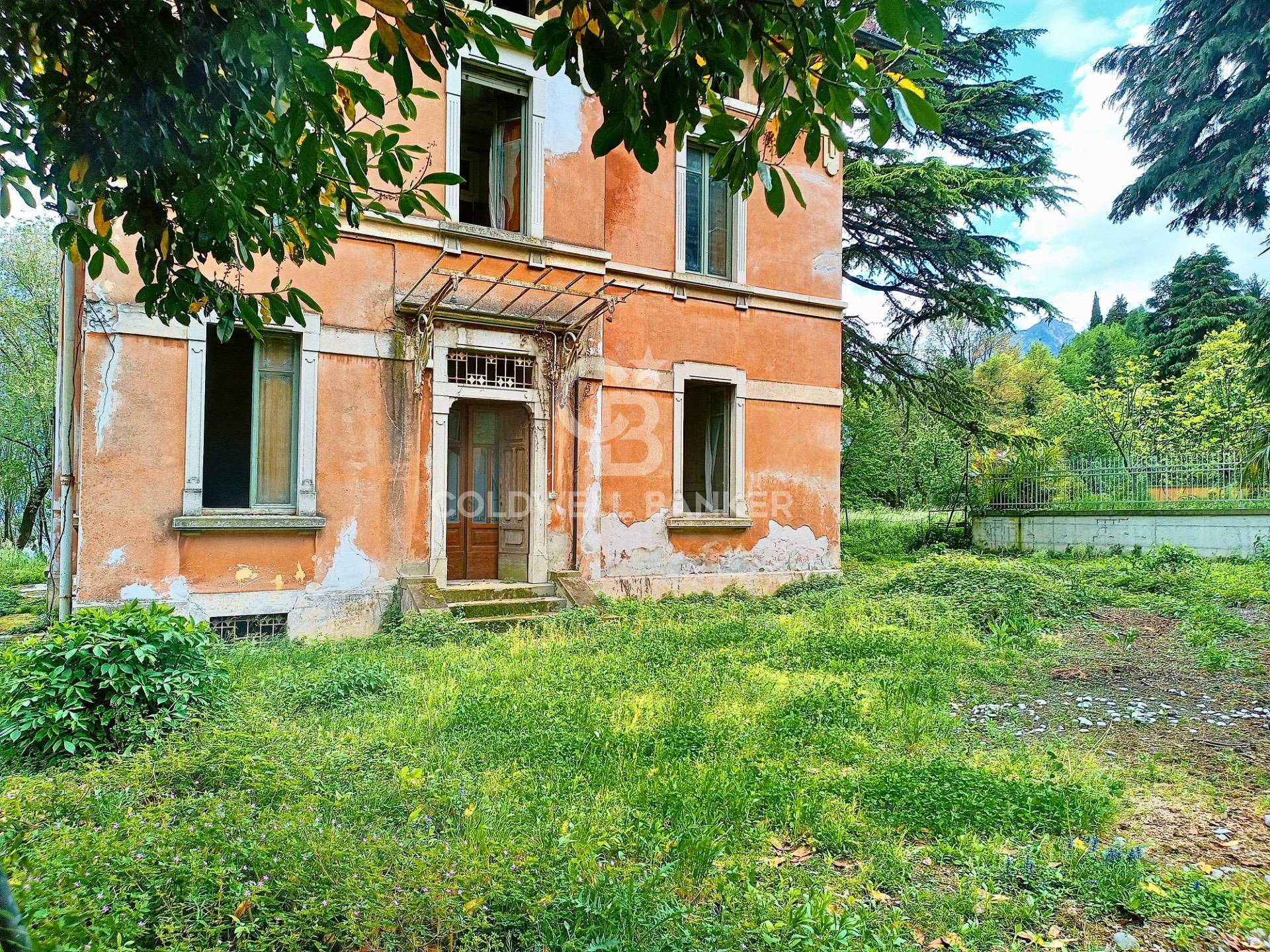 Lovere, Bergamo, 24065, IT, 9 Bedrooms Bedrooms, ,4 BathroomsBathrooms,Residential,For Sale,1796292
