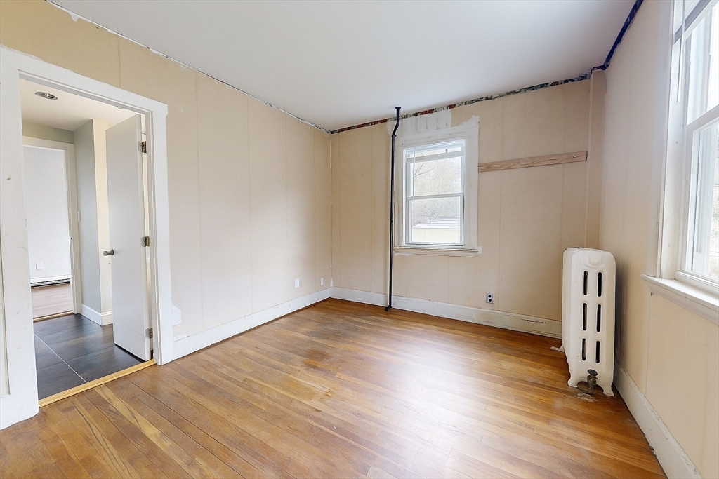 Needham, Massachusetts, 02492, United States, 3 Bedrooms Bedrooms, ,2 BathroomsBathrooms,Residential,For Sale,1988292