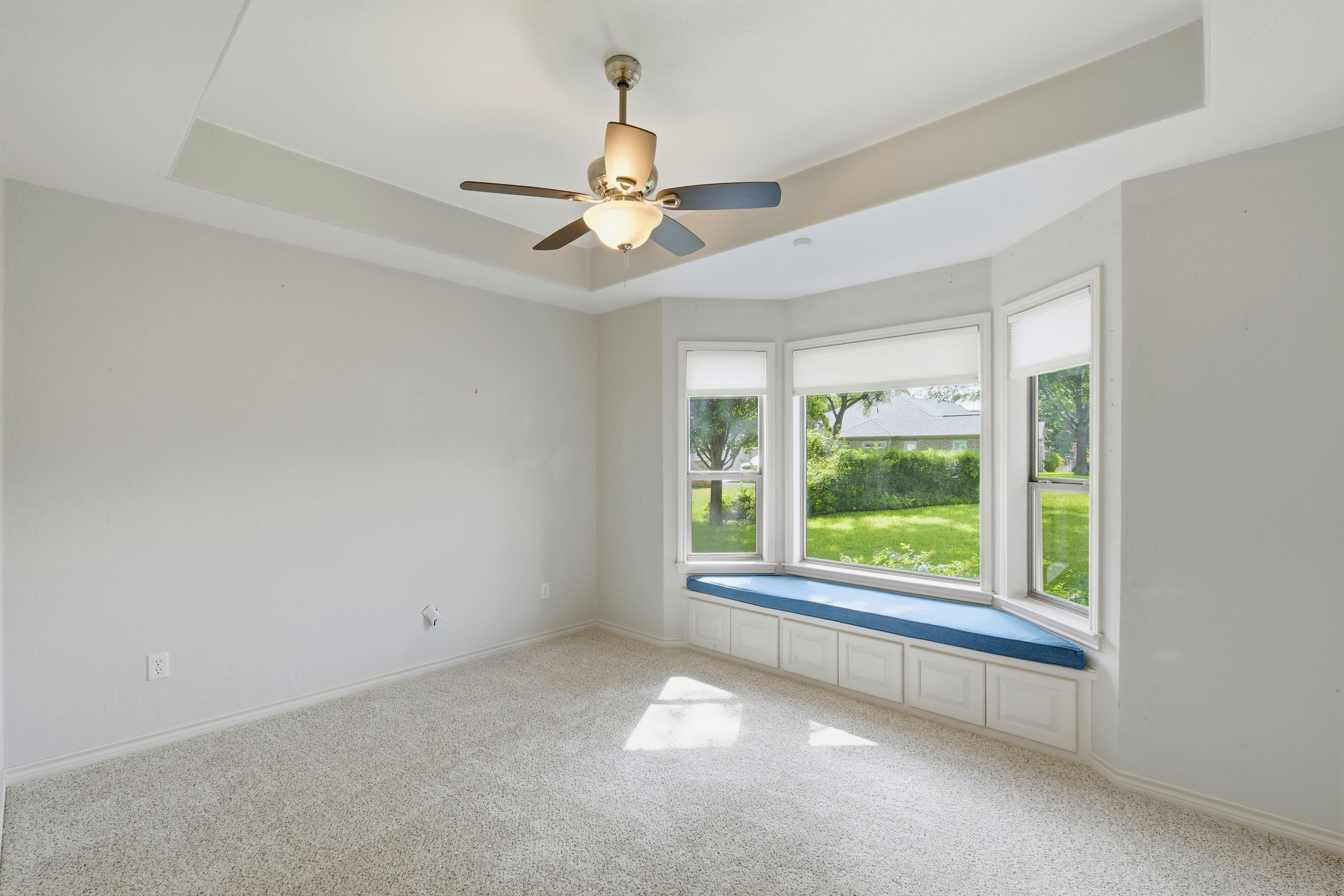  Gated Golf & Lake Community Home in Meadowlakes  Backs to Ranch - 物件實景