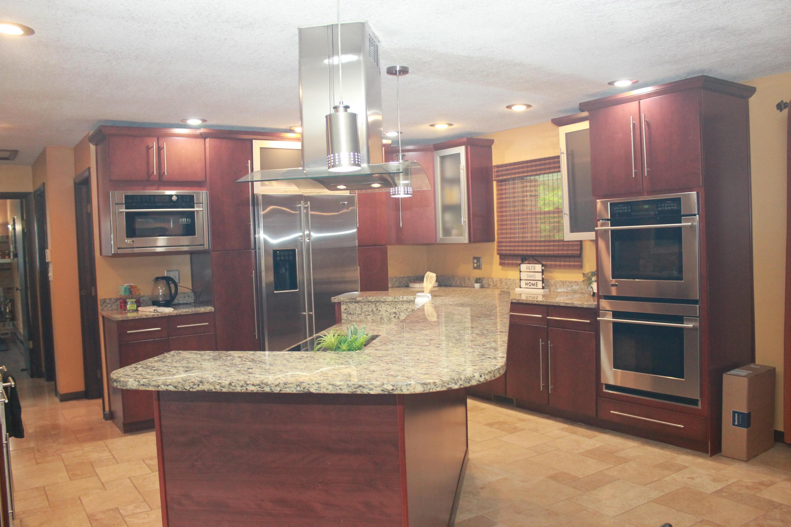 Lockbourne, Ohio, 43137, United States, 3 Bedrooms Bedrooms, ,3 BathroomsBathrooms,Residential,For Sale,1917024