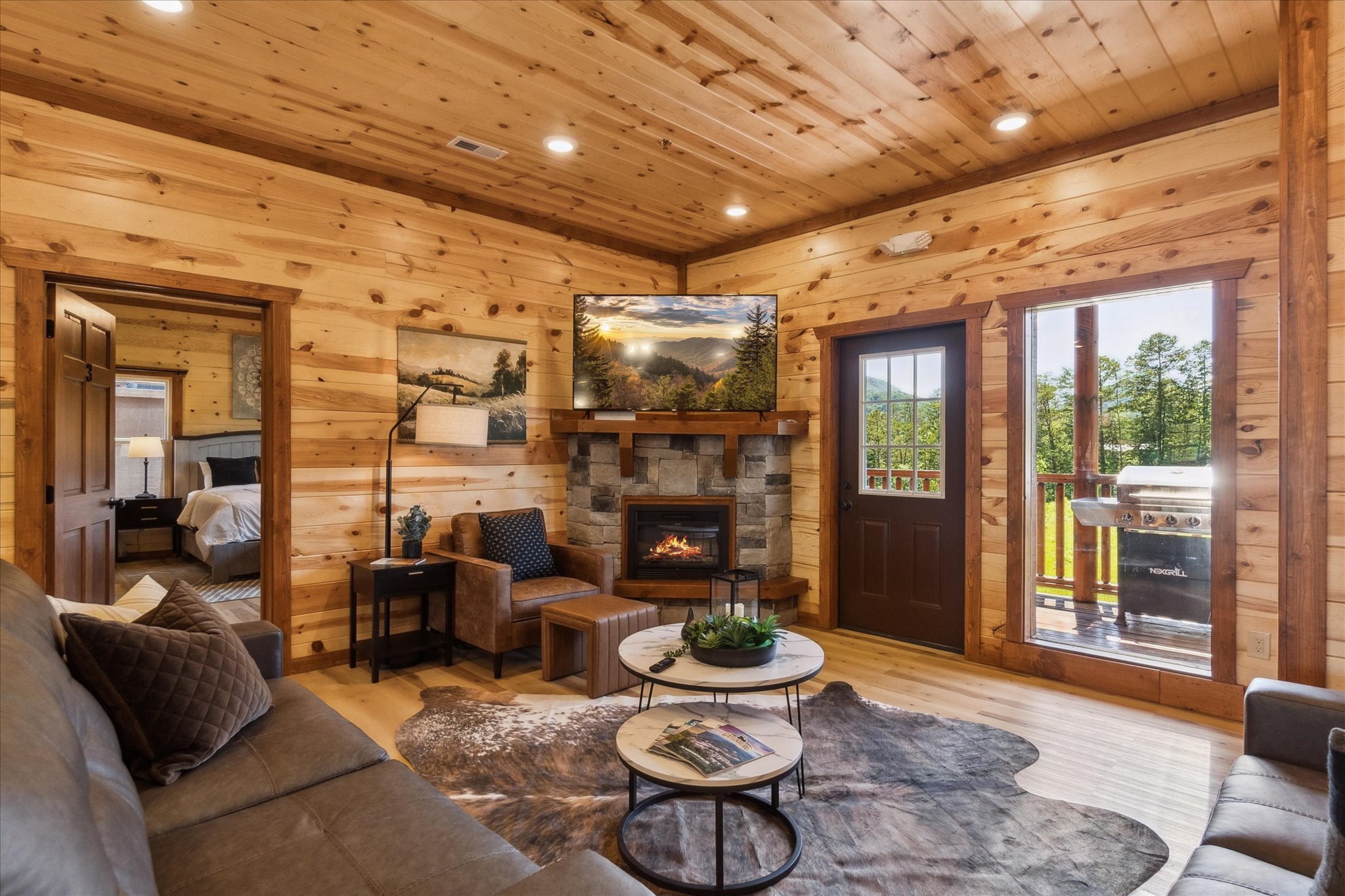 Sevierville, Tennessee, 37876, United States, 8 Bedrooms Bedrooms, ,9 BathroomsBathrooms,Residential,For Sale,1981124