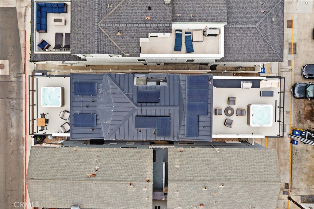 Newport Beach, California, 92663, United States, 5 Bedrooms Bedrooms, ,6 BathroomsBathrooms,Residential,For Sale,1993408