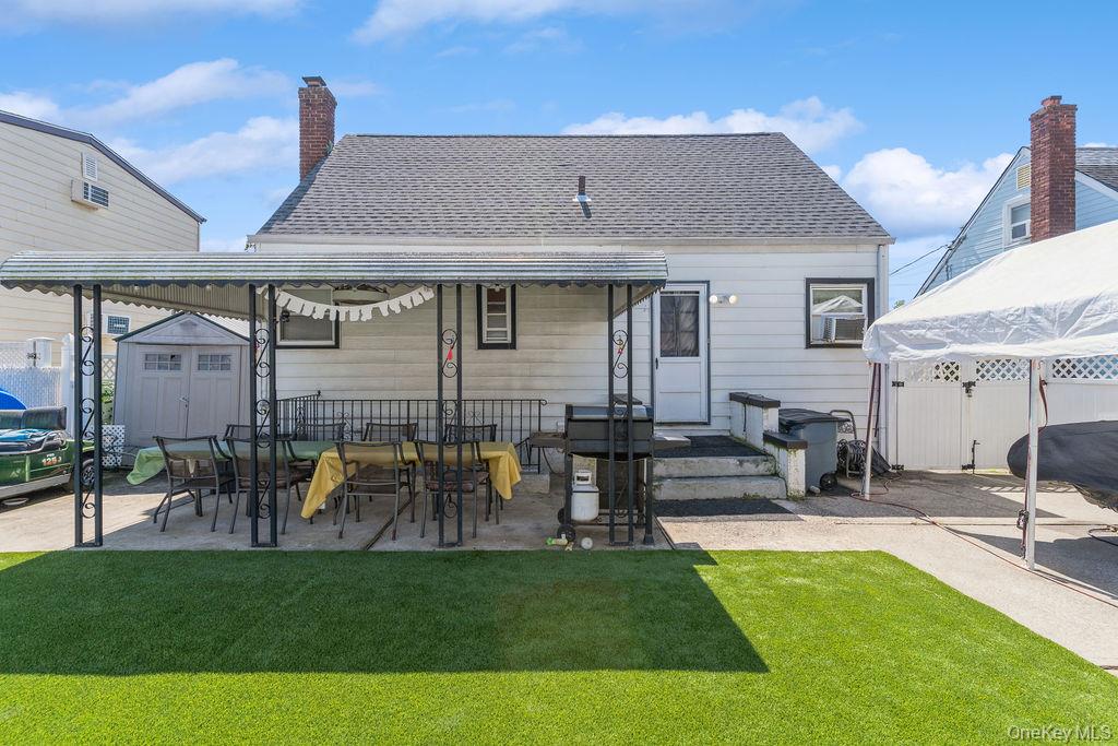Elmont, New York, 11003, United States, 4 Bedrooms Bedrooms, ,1 BathroomBathrooms,Residential,For Sale,1938597