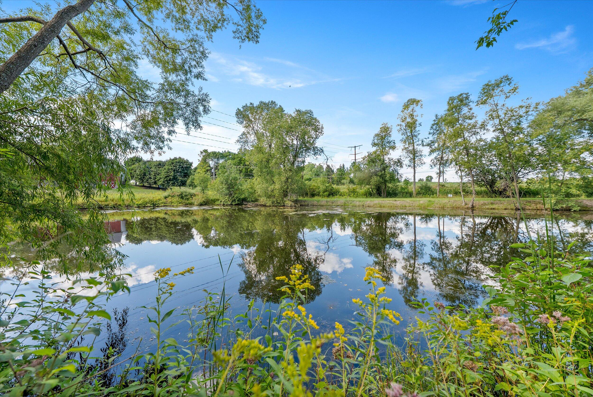 Grafton, Wisconsin, 53024, United States, 3 Bedrooms Bedrooms, ,2 BathroomsBathrooms,Residential,For Sale,1938836