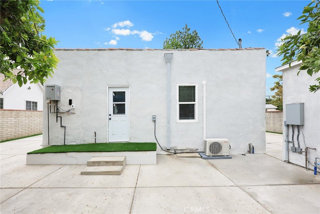 Altadena, California, 91001, United States, 4 Bedrooms Bedrooms, ,2 BathroomsBathrooms,Residential,For Sale,1827068