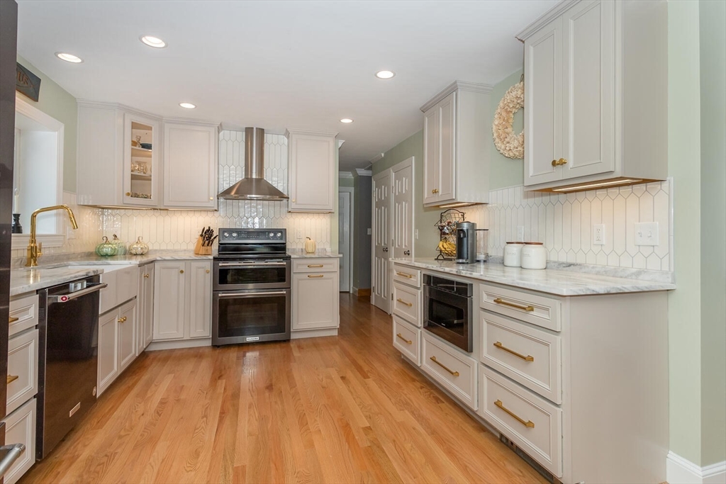 Mansfield, Massachusetts, 02048, United States, 3 Bedrooms Bedrooms, ,2 BathroomsBathrooms,Residential,For Sale,1991006