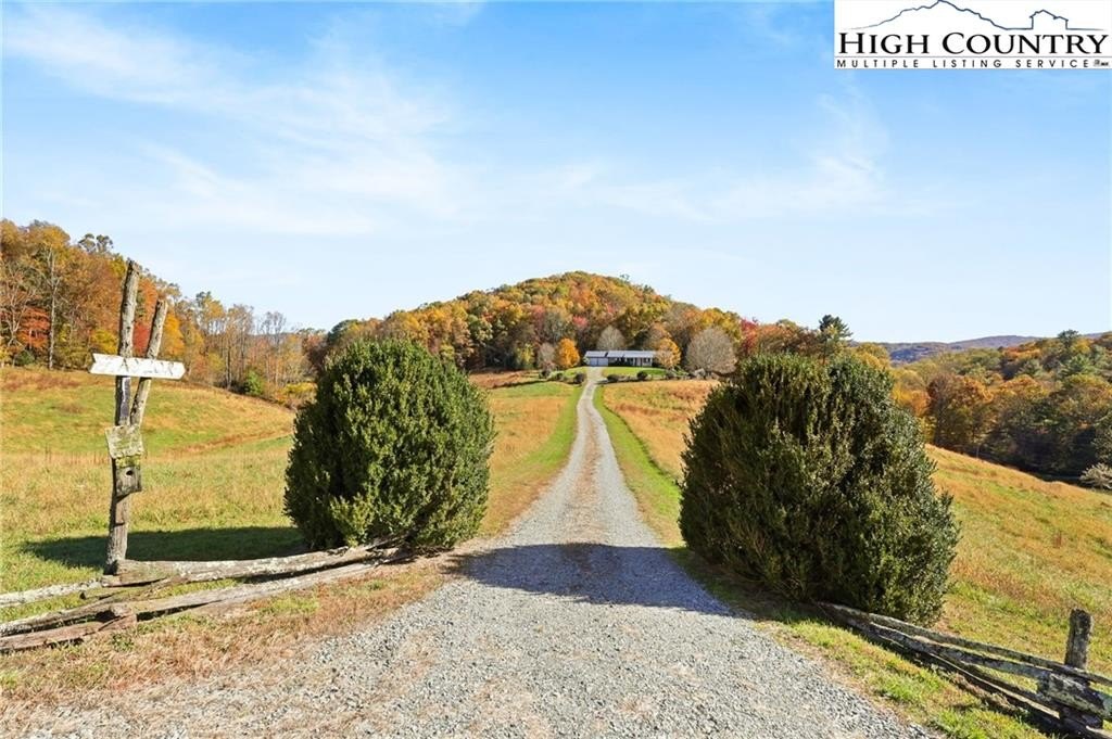 Banner Elk, North Carolina, 28604, United States, 2 Bedrooms Bedrooms, ,2 BathroomsBathrooms,Residential,For Sale,1977010