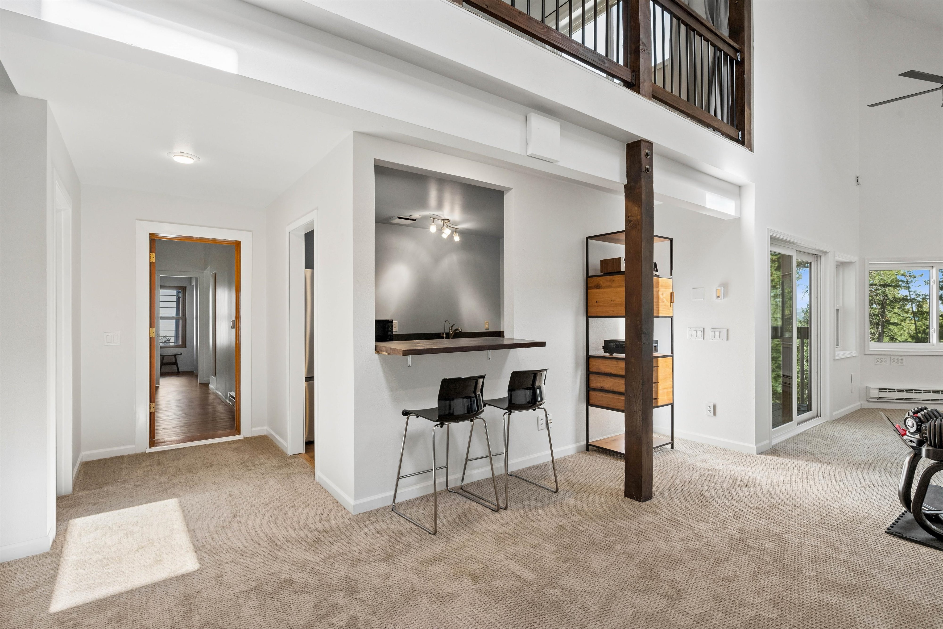 Experience Refined Mid-Century Inspired Mountain Living on 3.37 Acres - 物件實景