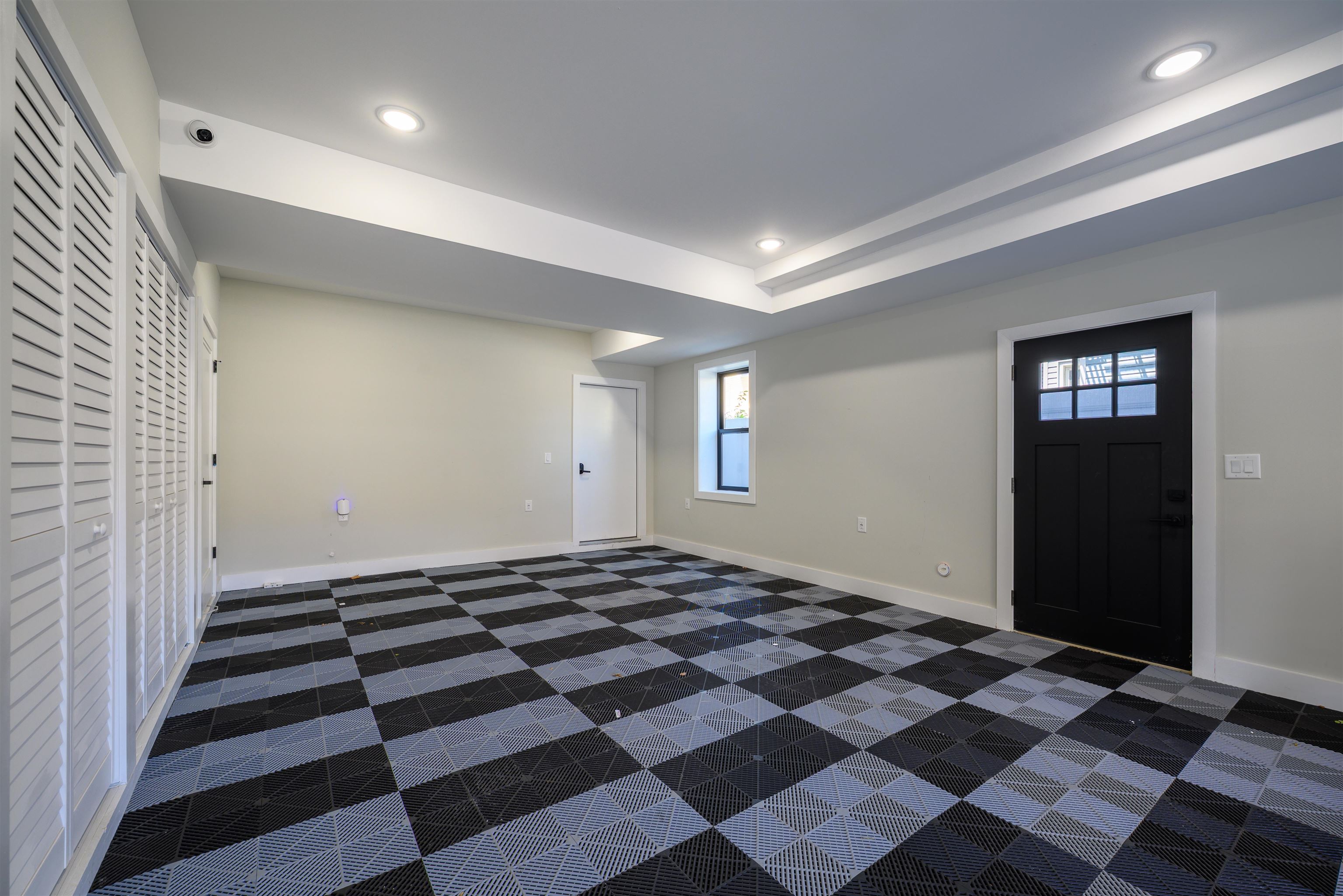 Jersey City, New Jersey, 07307, United States, 3 Bedrooms Bedrooms, ,3 BathroomsBathrooms,Residential,For Sale,1901105