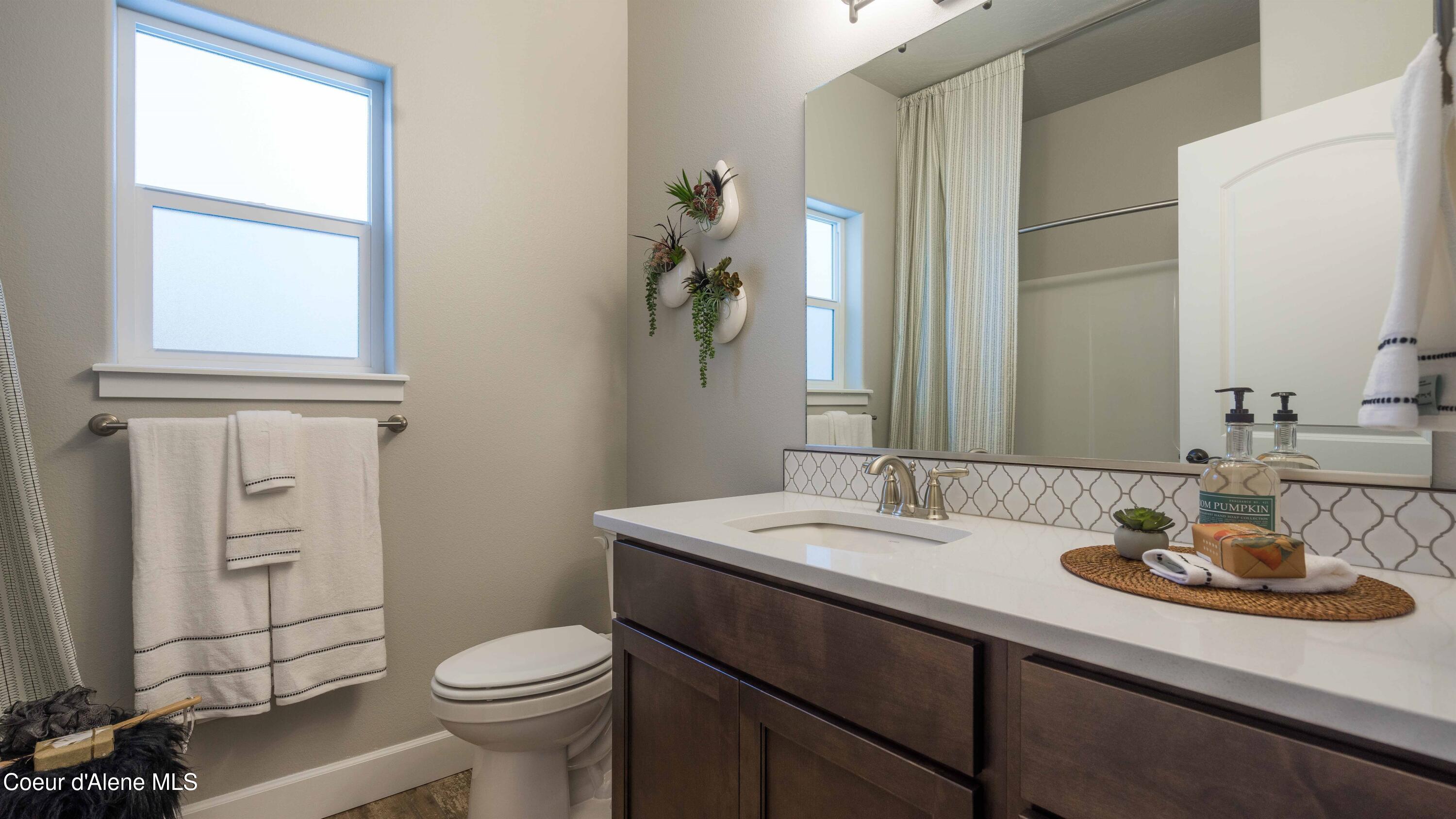 Rathdrum, Idaho, 83858, United States, 3 Bedrooms Bedrooms, ,Residential,For Sale,1960535