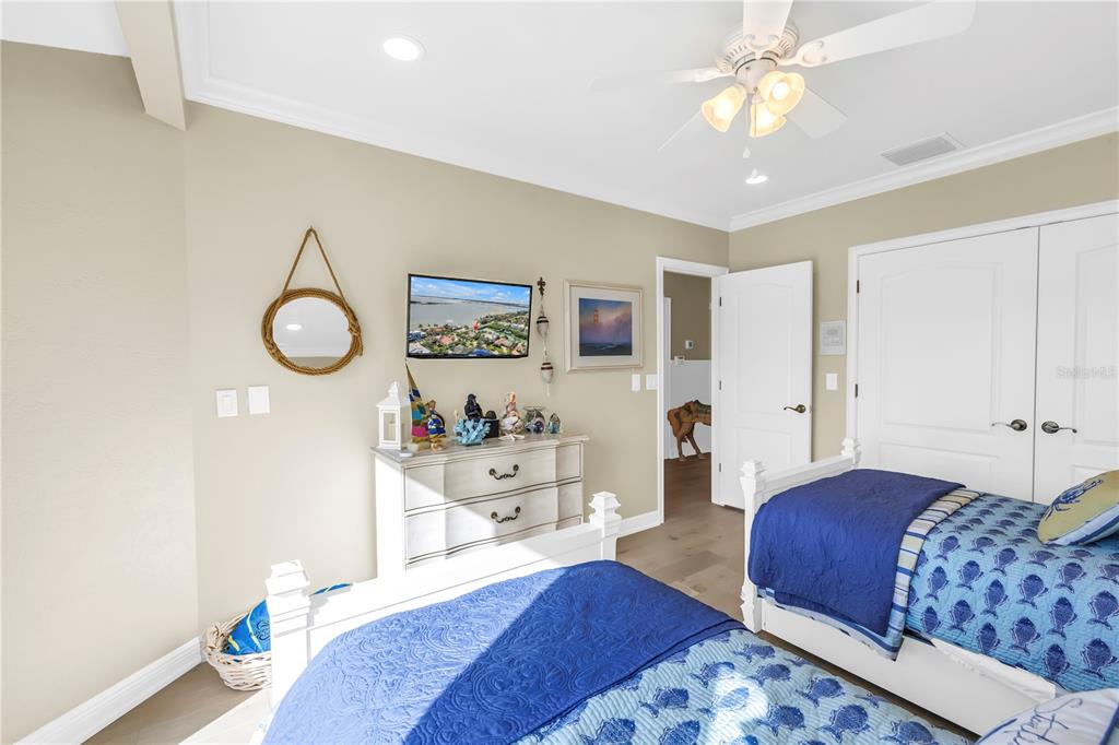 St Petersburg, Florida, 33715, United States, 4 Bedrooms Bedrooms, ,5 BathroomsBathrooms,Residential,For Sale,1999732