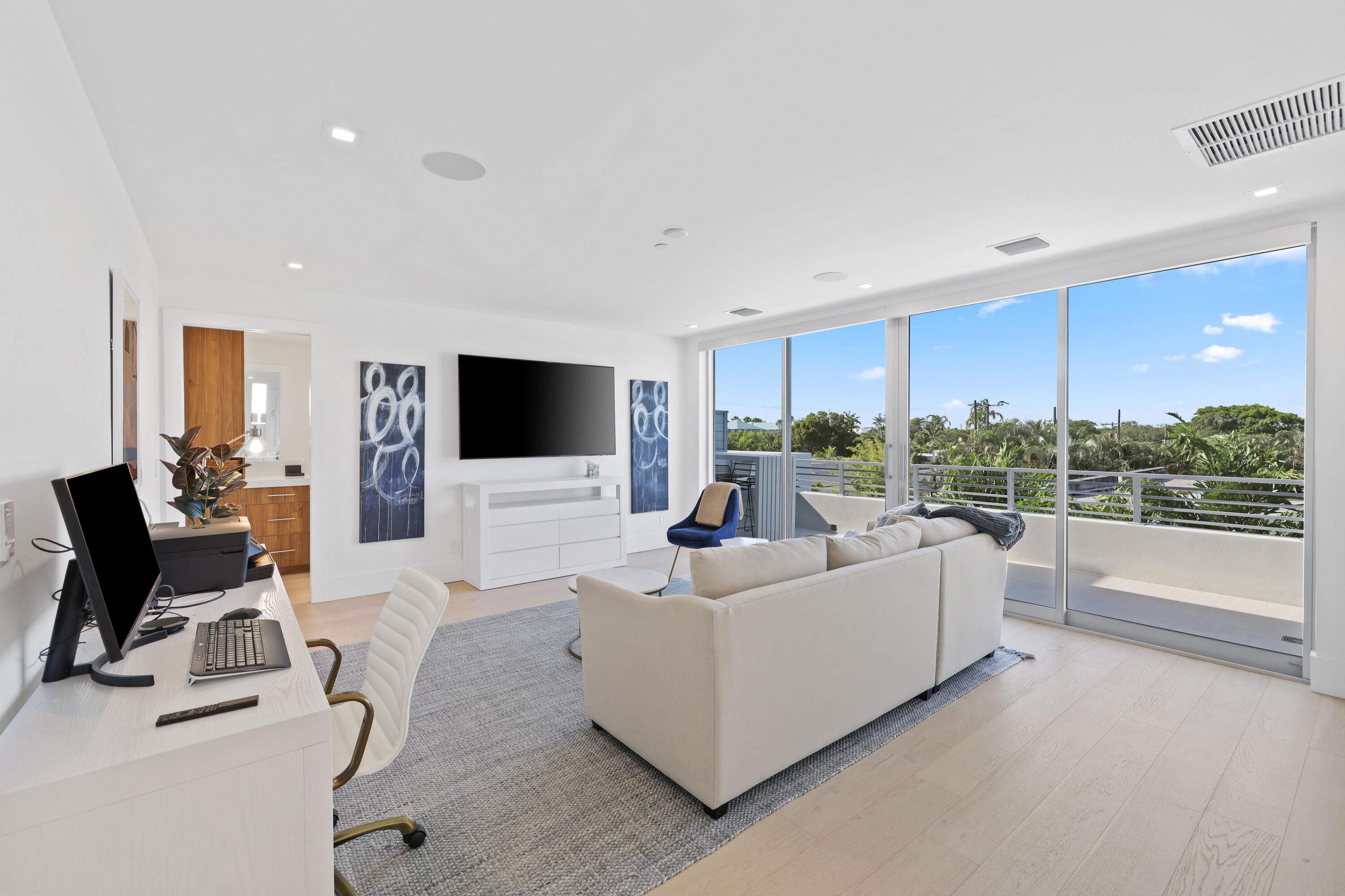 Delray Beach, Florida, 33483, United States, 3 Bedrooms Bedrooms, ,4 BathroomsBathrooms,Residential,For Sale,1940237