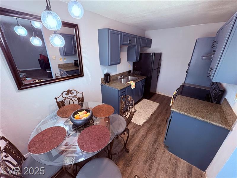 Las Vegas, Nevada, 89106, United States, 4 Bedrooms Bedrooms, ,4 BathroomsBathrooms,Residential,For Sale,1979989