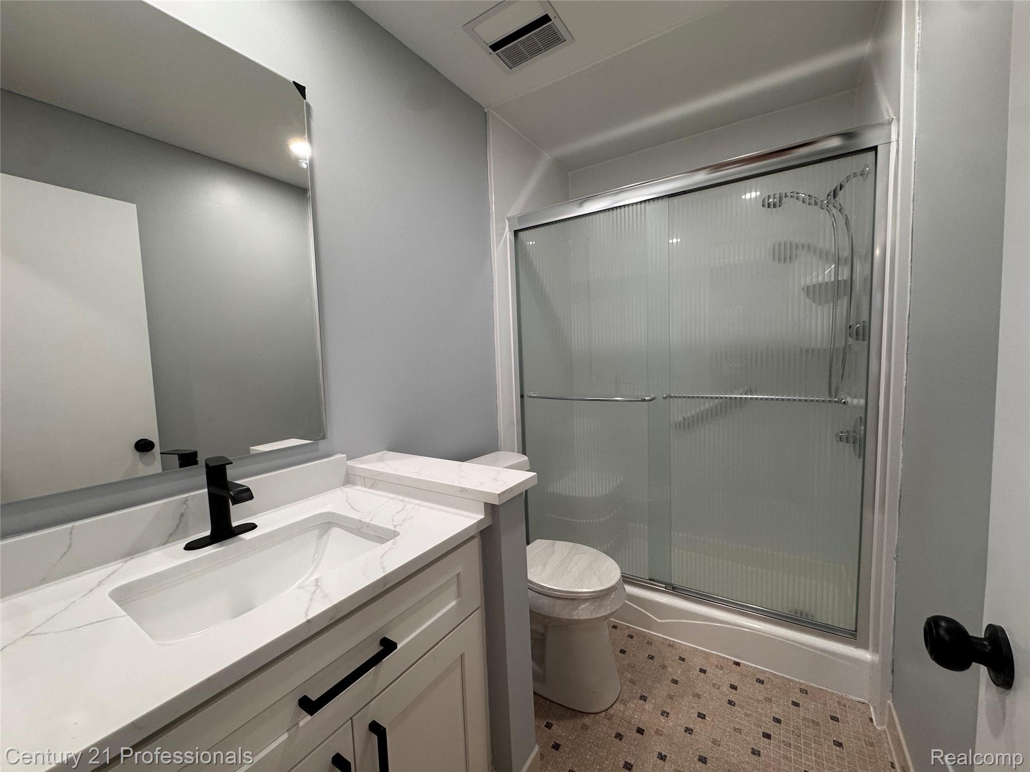 Troy, Michigan, 48085, United States, 4 Bedrooms Bedrooms, ,3 BathroomsBathrooms,Residential,For Sale,2009052