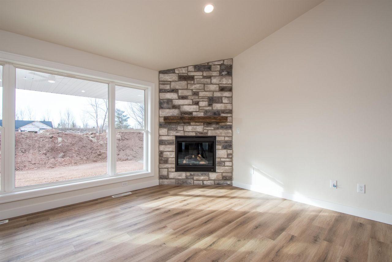 DE PERE, Wisconsin, 54115, United States, 3 Bedrooms Bedrooms, ,3 BathroomsBathrooms,Residential,For Sale,1695788