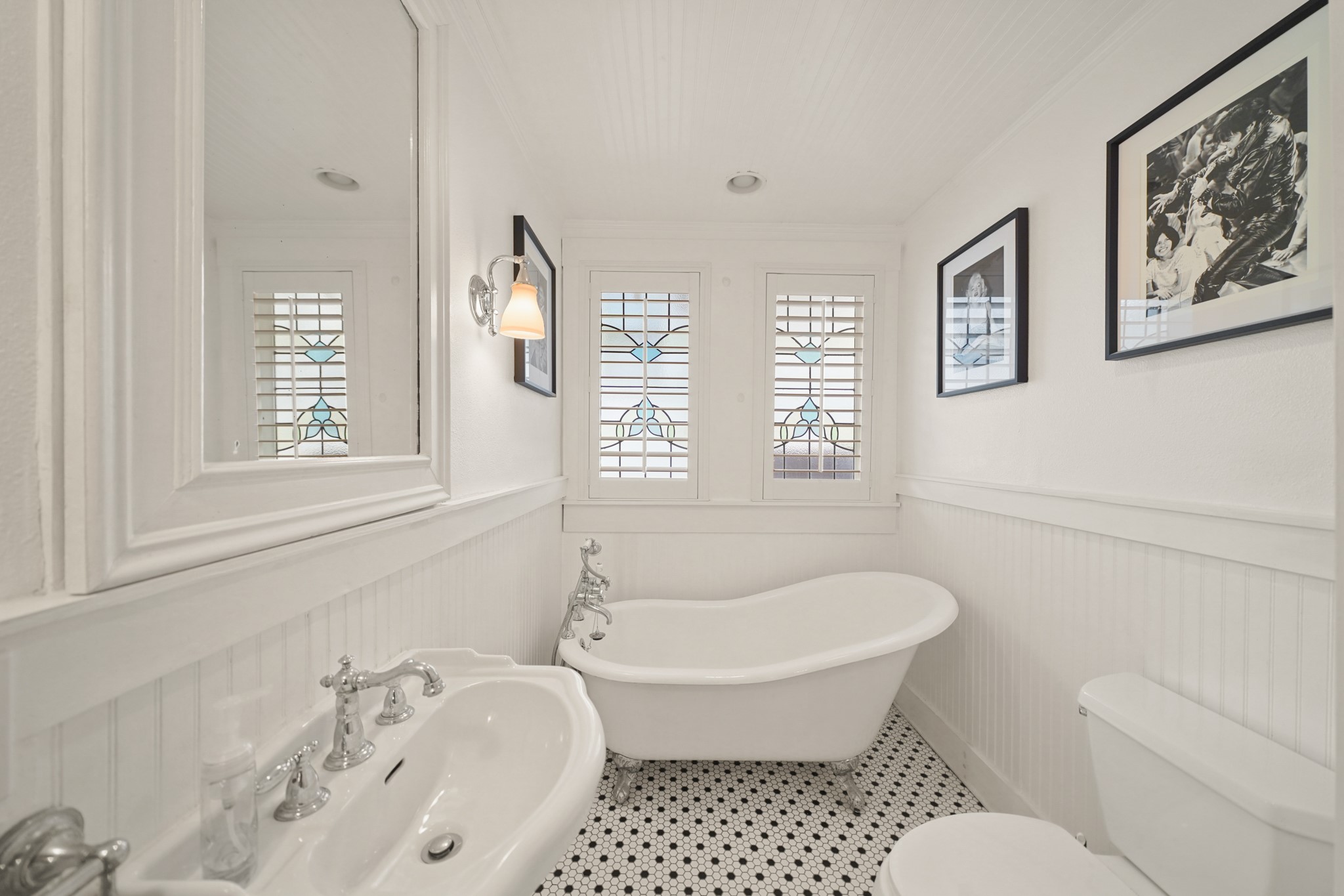 Houston, Texas, 77009, United States, 2 Bedrooms Bedrooms, ,2 BathroomsBathrooms,Residential,For Sale,2003490