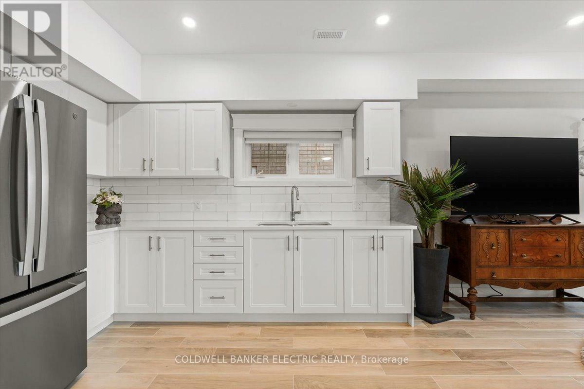 PETERBOROUGH NORTH (NORTH), Ontario, K9K 0H7, CA, 5 Bedrooms Bedrooms, ,4 BathroomsBathrooms,Residential,For Sale,1827816