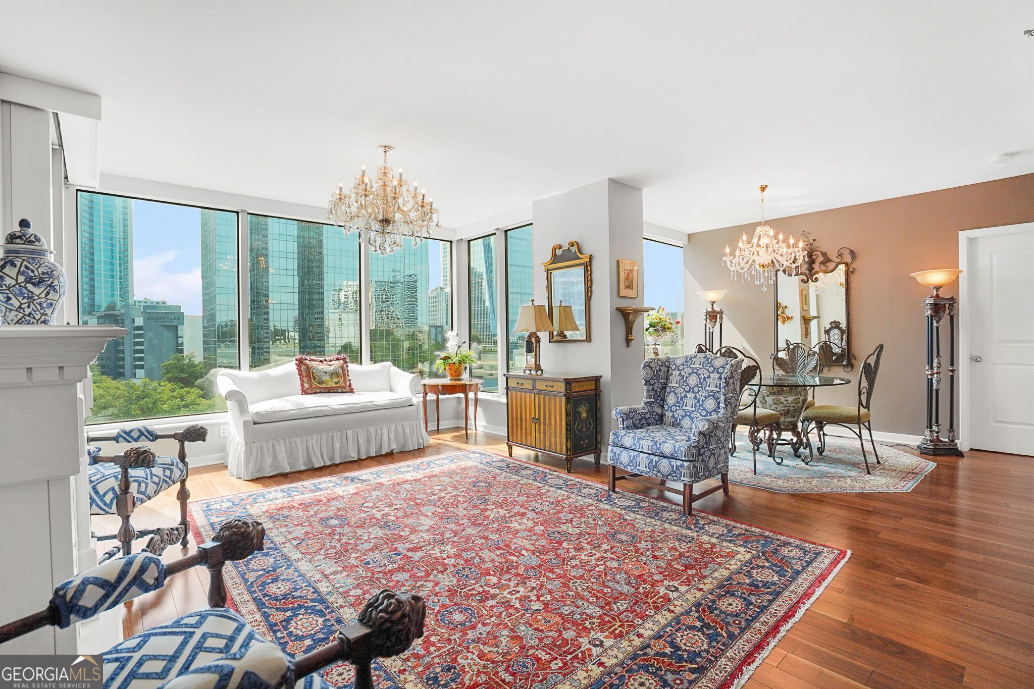 Atlanta, Georgia, 30326, United States, 2 Bedrooms Bedrooms, ,3 BathroomsBathrooms,Residential,For Sale,2001794