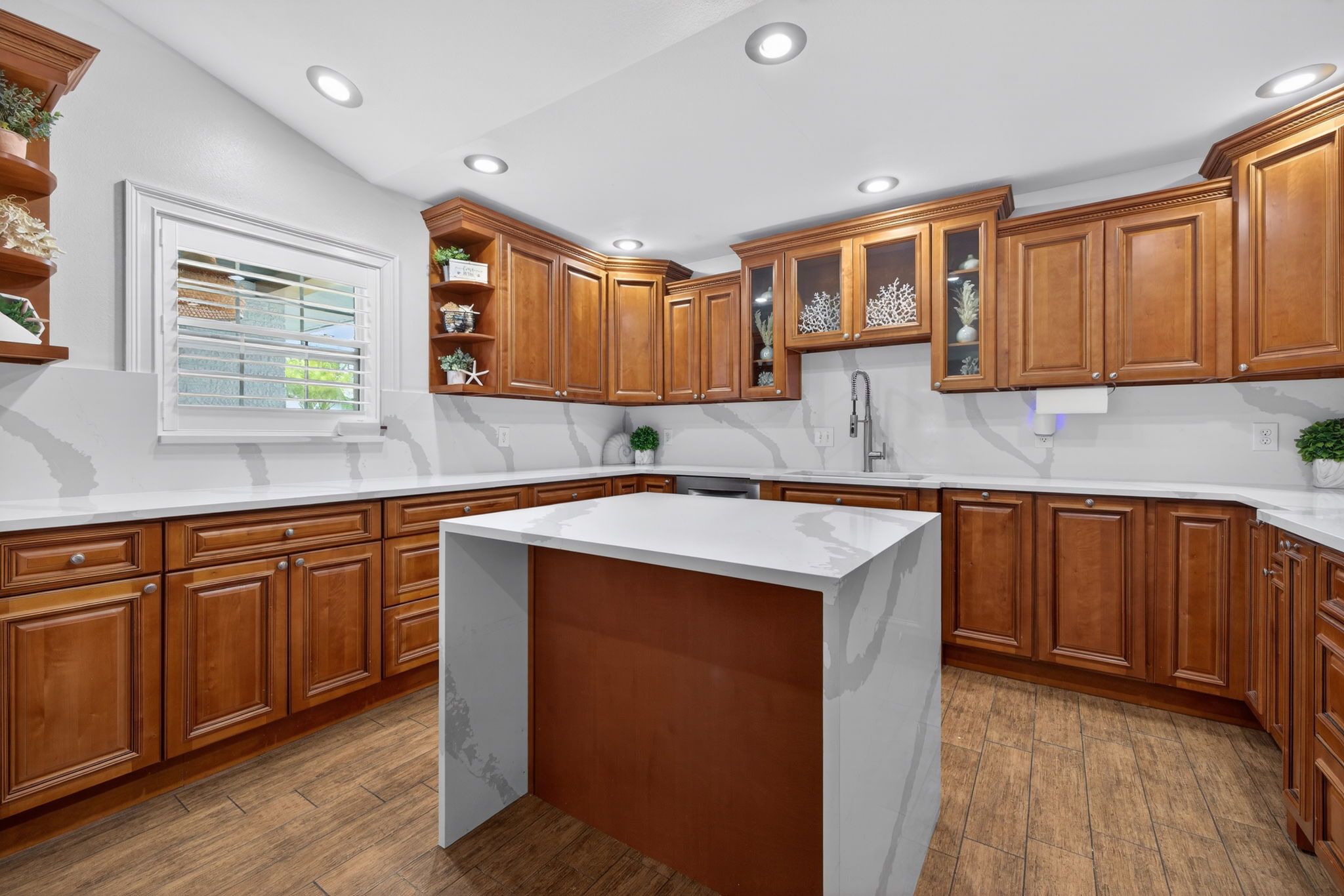 Tampa, Florida, 33615, United States, 4 Bedrooms Bedrooms, ,4 BathroomsBathrooms,Residential,For Sale,2005778