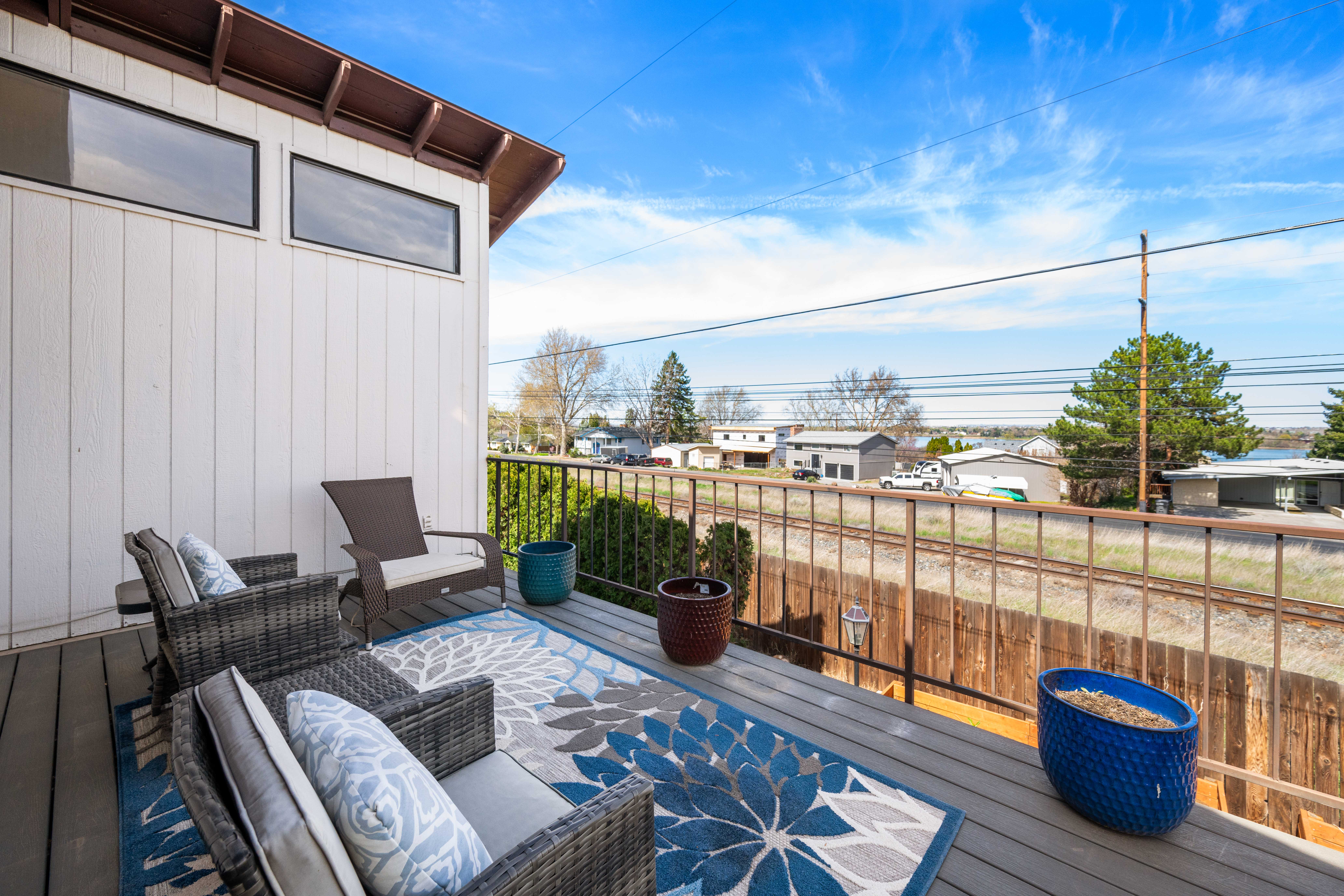  Stunning Views & Solar Panel Efficiency - 物件實景