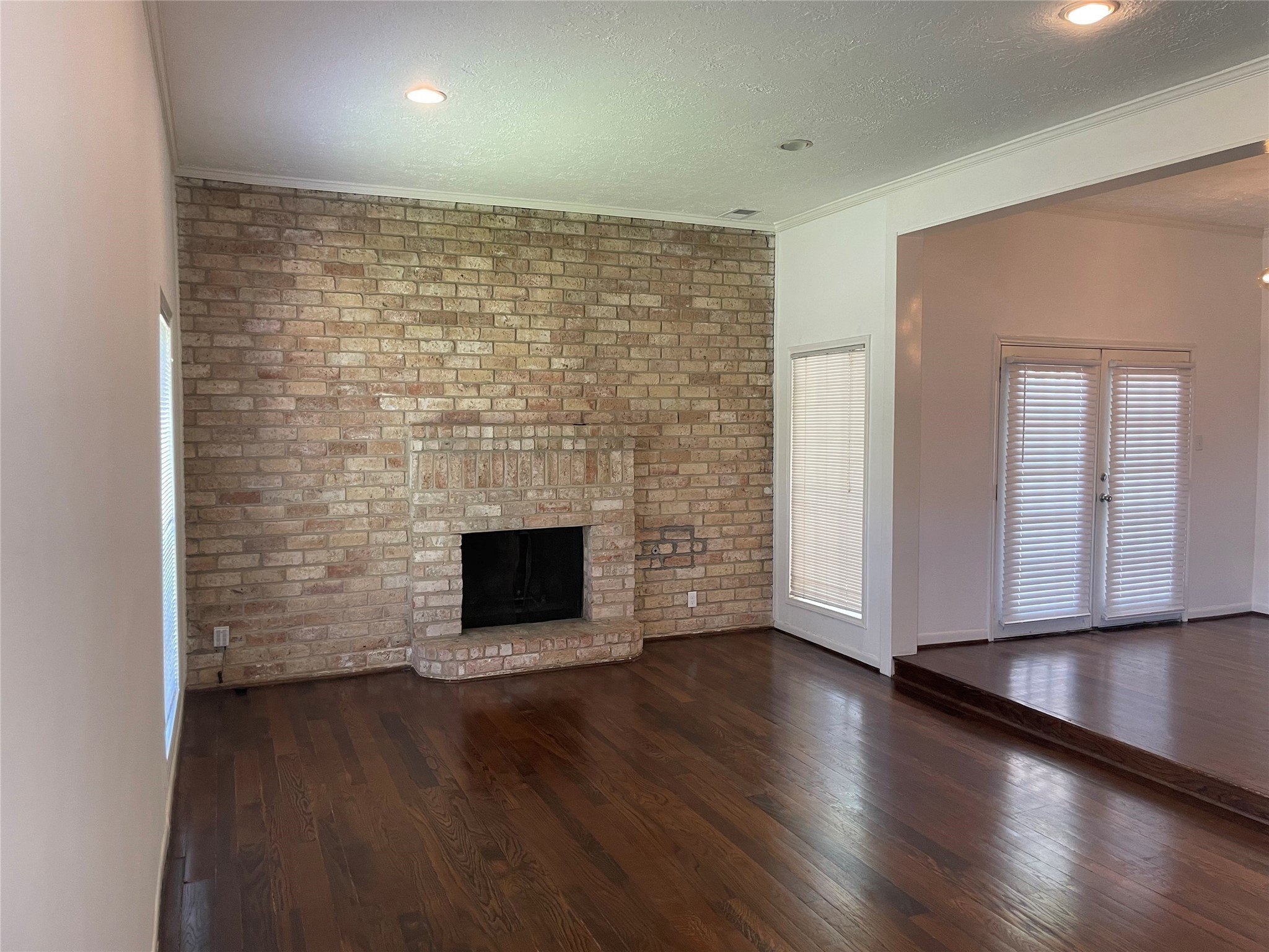 Houston, Texas, 77057, United States, 3 Bedrooms Bedrooms, ,3 BathroomsBathrooms,Residential,For Sale,1921662