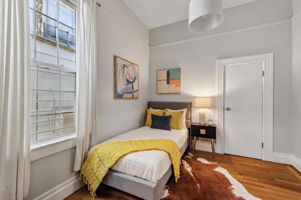 San Francisco, California, 94134, United States, 3 Bedrooms Bedrooms, ,2 BathroomsBathrooms,Residential,For Sale,1943072