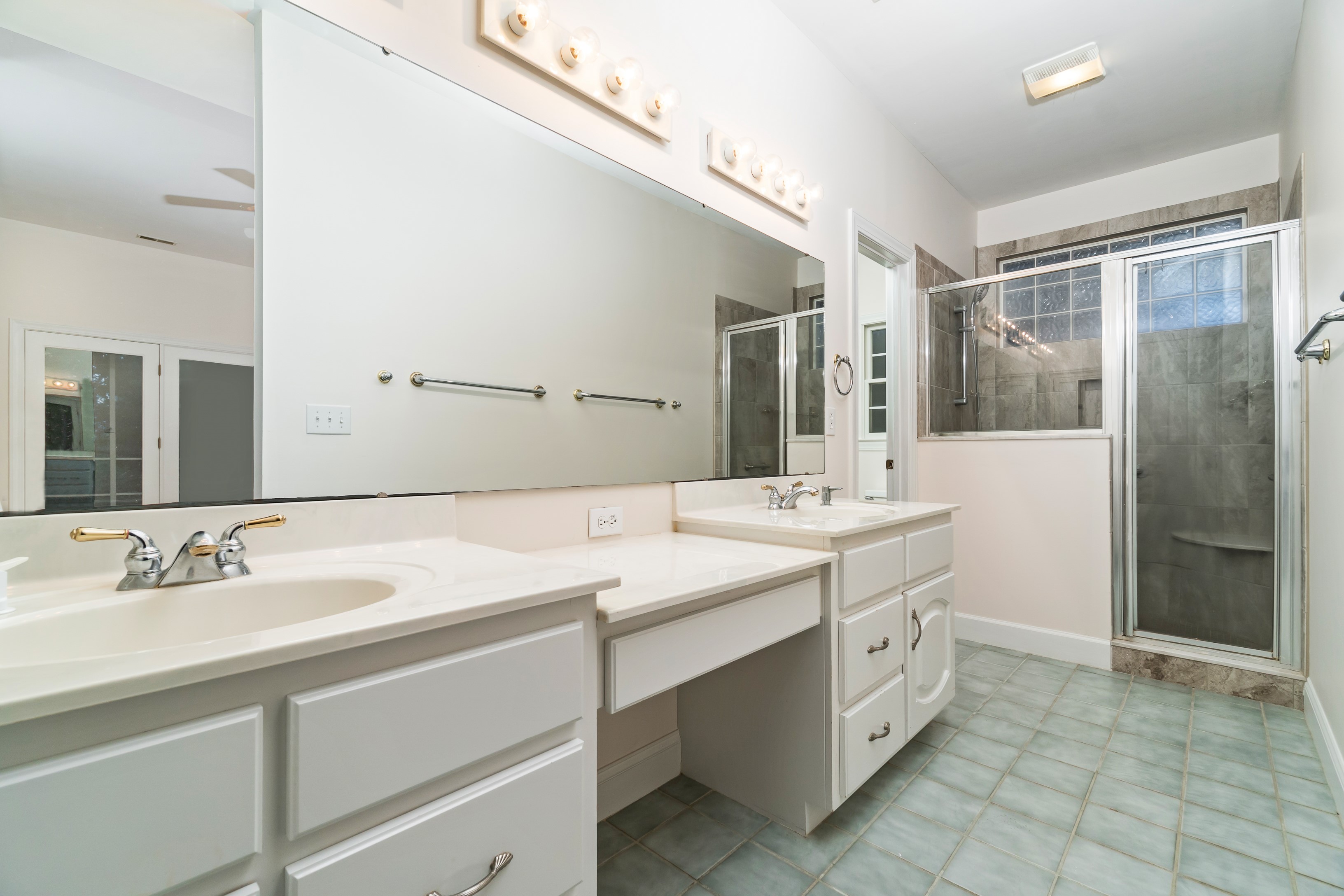 Oriental, North Carolina, 28571, United States, 3 Bedrooms Bedrooms, ,3 BathroomsBathrooms,Residential,For Sale,1979127