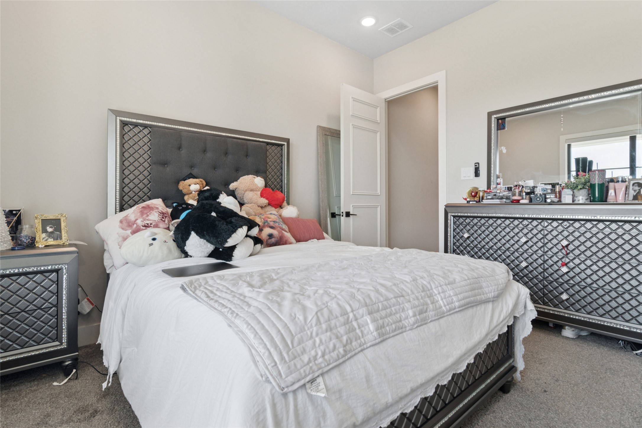Ovilla, Texas, 75154, United States, 4 Bedrooms Bedrooms, ,3 BathroomsBathrooms,Residential,For Sale,1785260