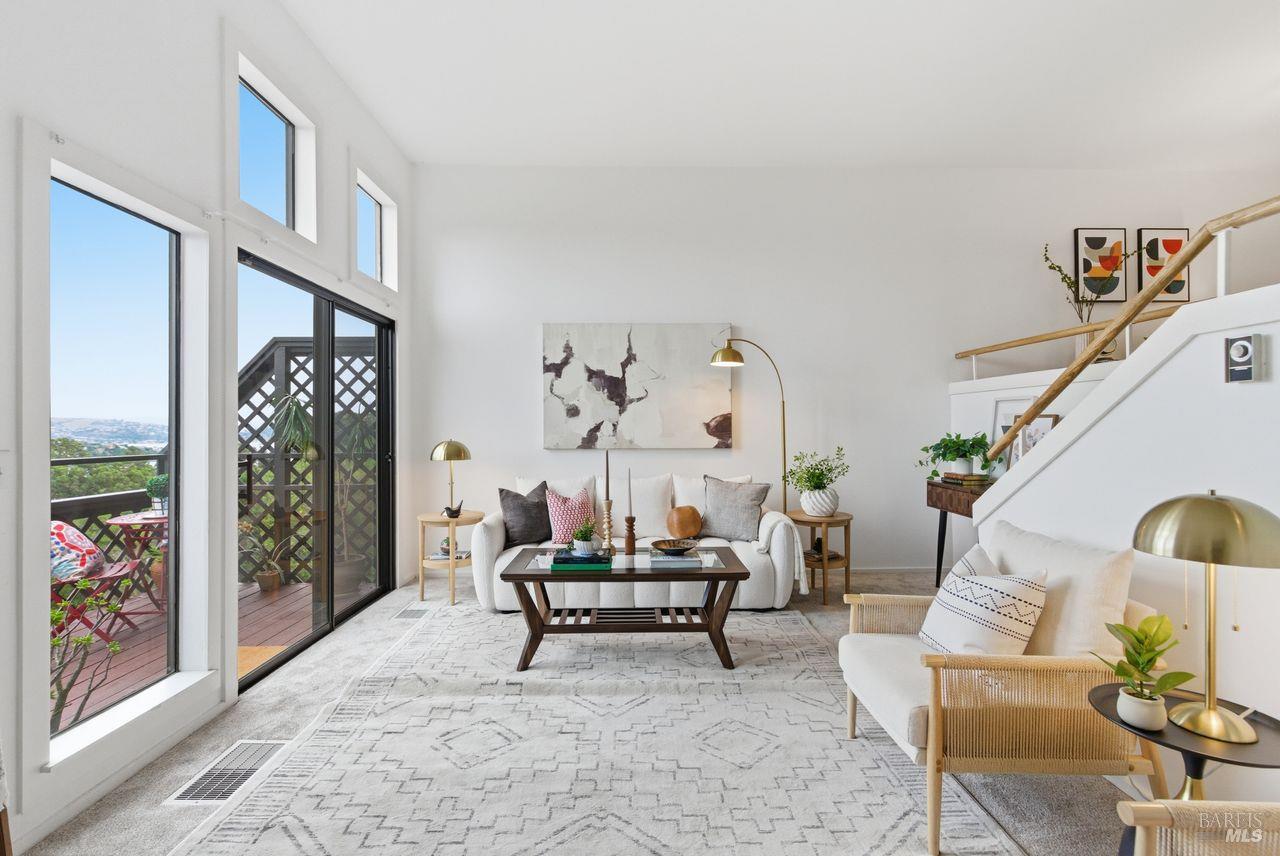 Sausalito, California, 94965, United States, 3 Bedrooms Bedrooms, ,3 BathroomsBathrooms,Residential,For Sale,1990897