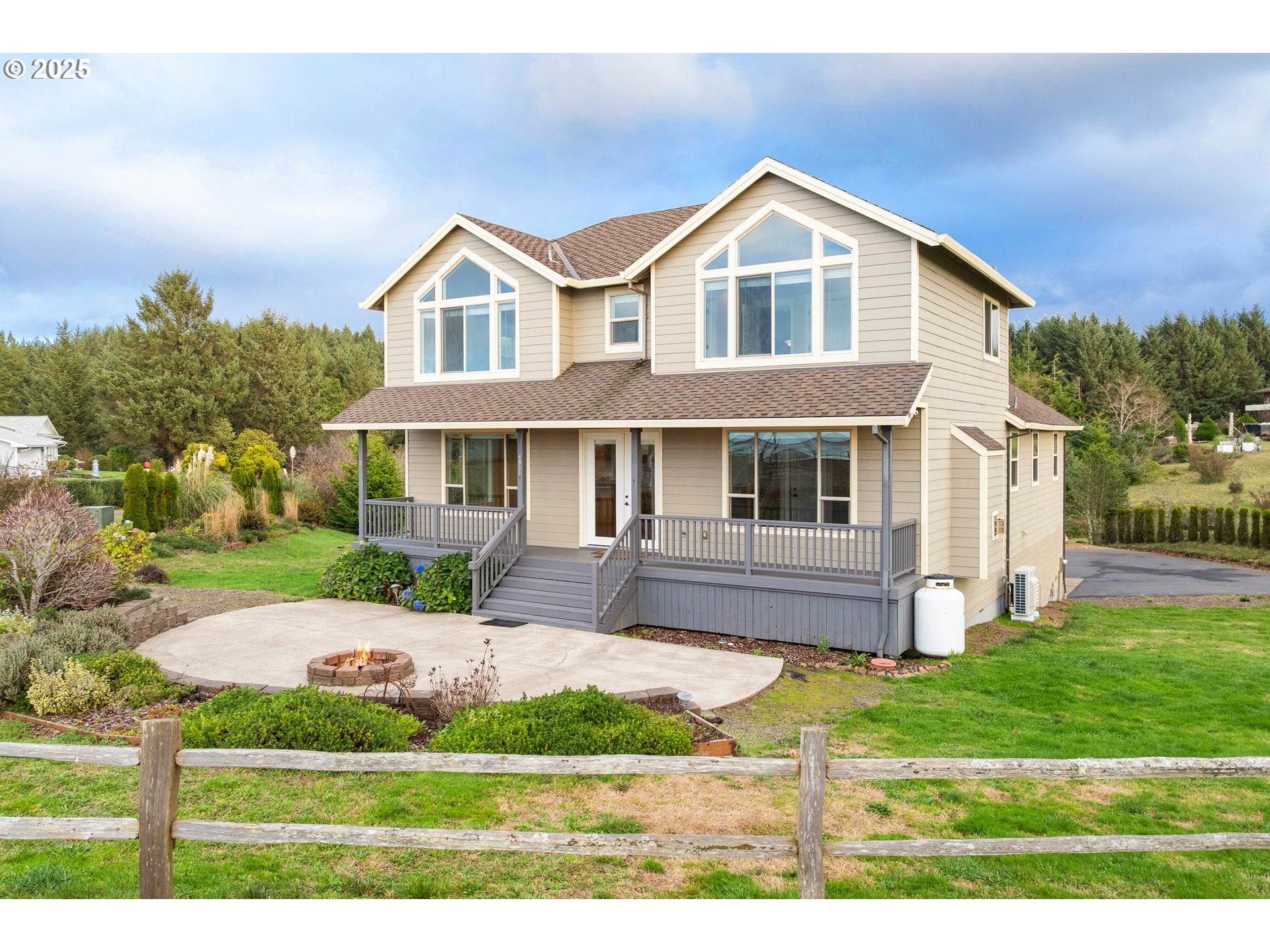 Tillamook, Oregon, 97141, United States, 3 Bedrooms Bedrooms, ,4 BathroomsBathrooms,Residential,For Sale,1998230