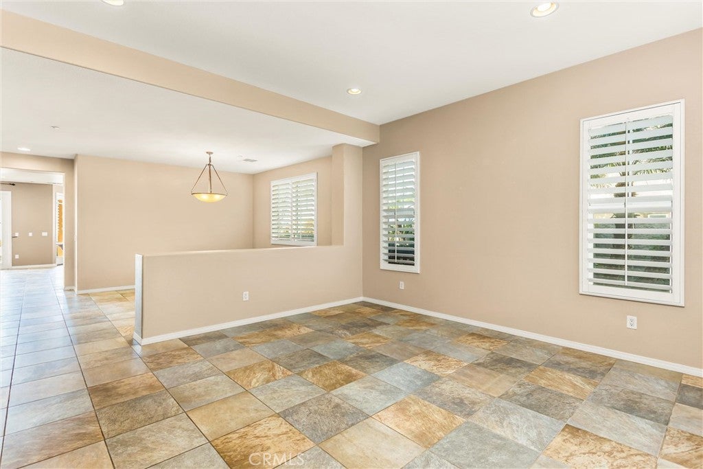 Highland, California, 92346, United States, 5 Bedrooms Bedrooms, ,5 BathroomsBathrooms,Residential,For Sale,1989215