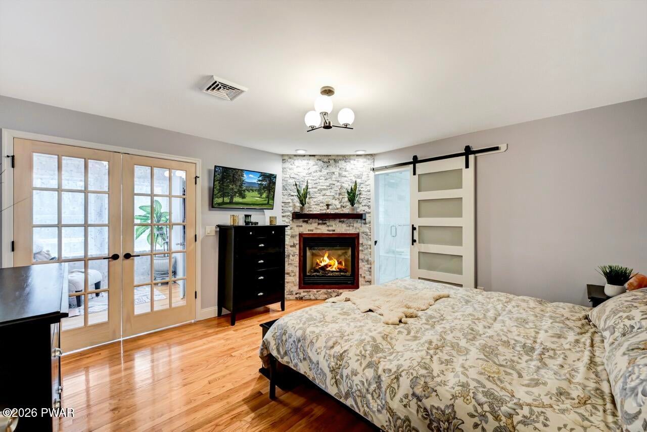 Milford, Pennsylvania, 18337, United States, 3 Bedrooms Bedrooms, ,3 BathroomsBathrooms,Residential,For Sale,2011309