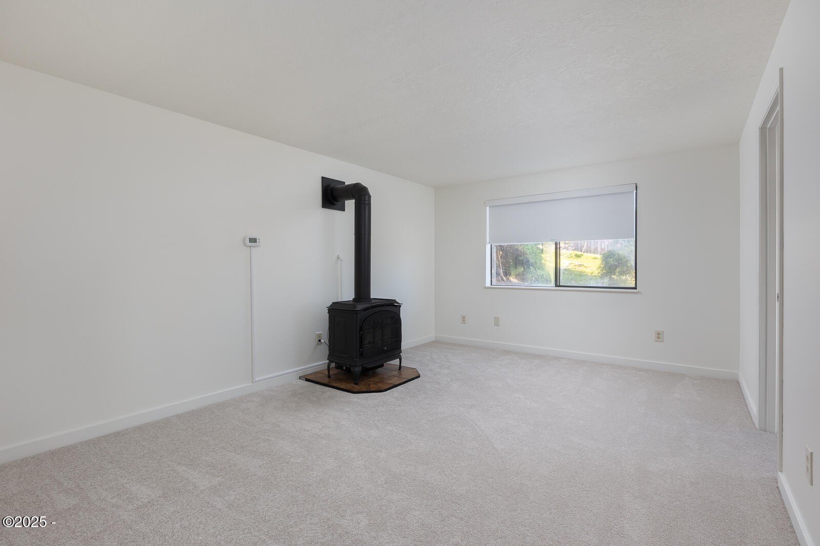 Lincoln City, Oregon, 97367, United States, 2 Bedrooms Bedrooms, ,2 BathroomsBathrooms,Residential,For Sale,1970339