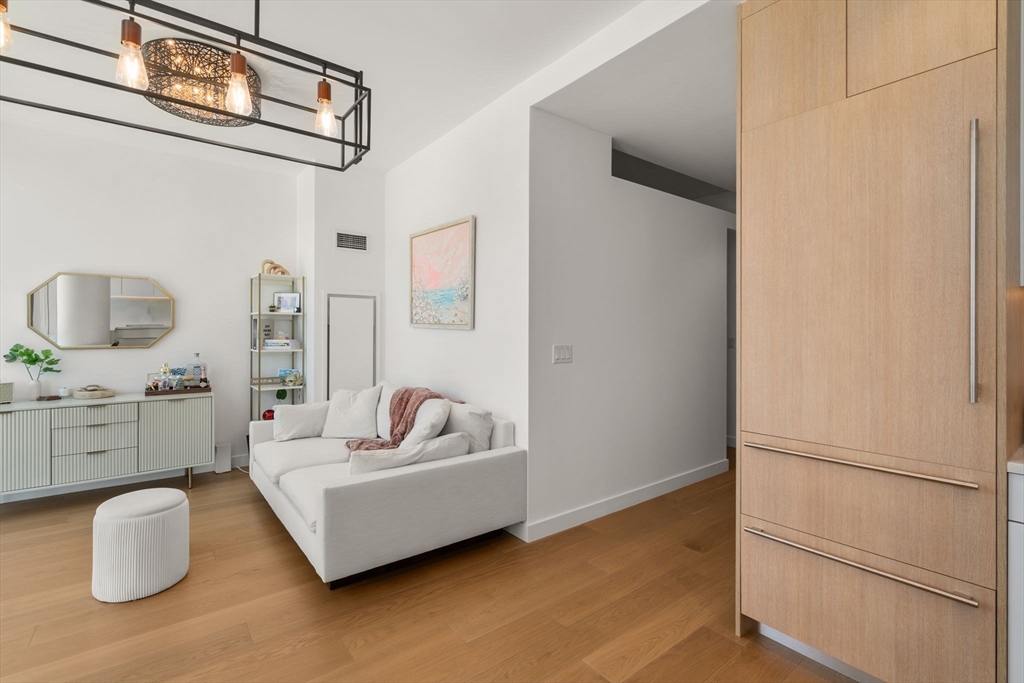 Boston, Massachusetts, 02215, United States, 1 Bedroom Bedrooms, ,1 BathroomBathrooms,Residential,For Sale,1938764