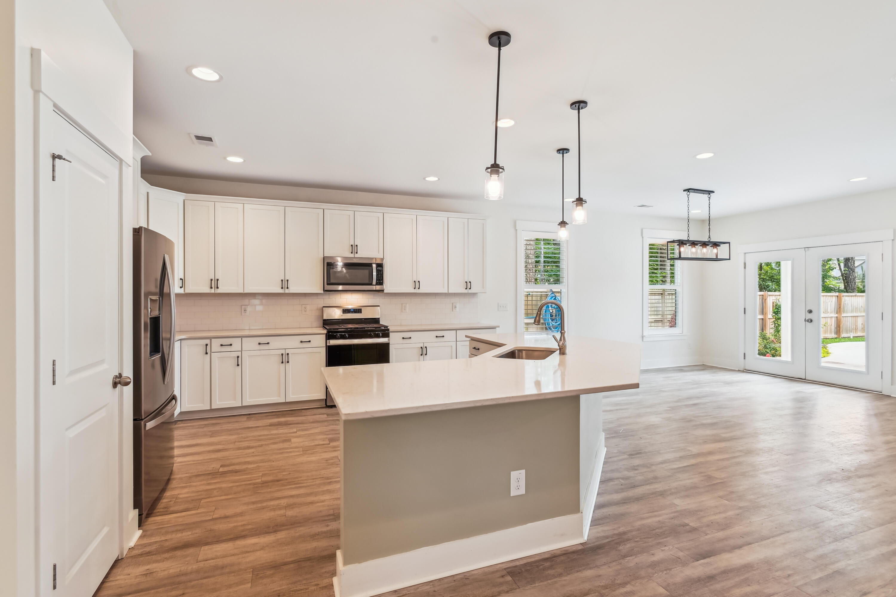 Summerville, South Carolina, 29483, United States, 4 Bedrooms Bedrooms, ,4 BathroomsBathrooms,Residential,For Sale,1897286