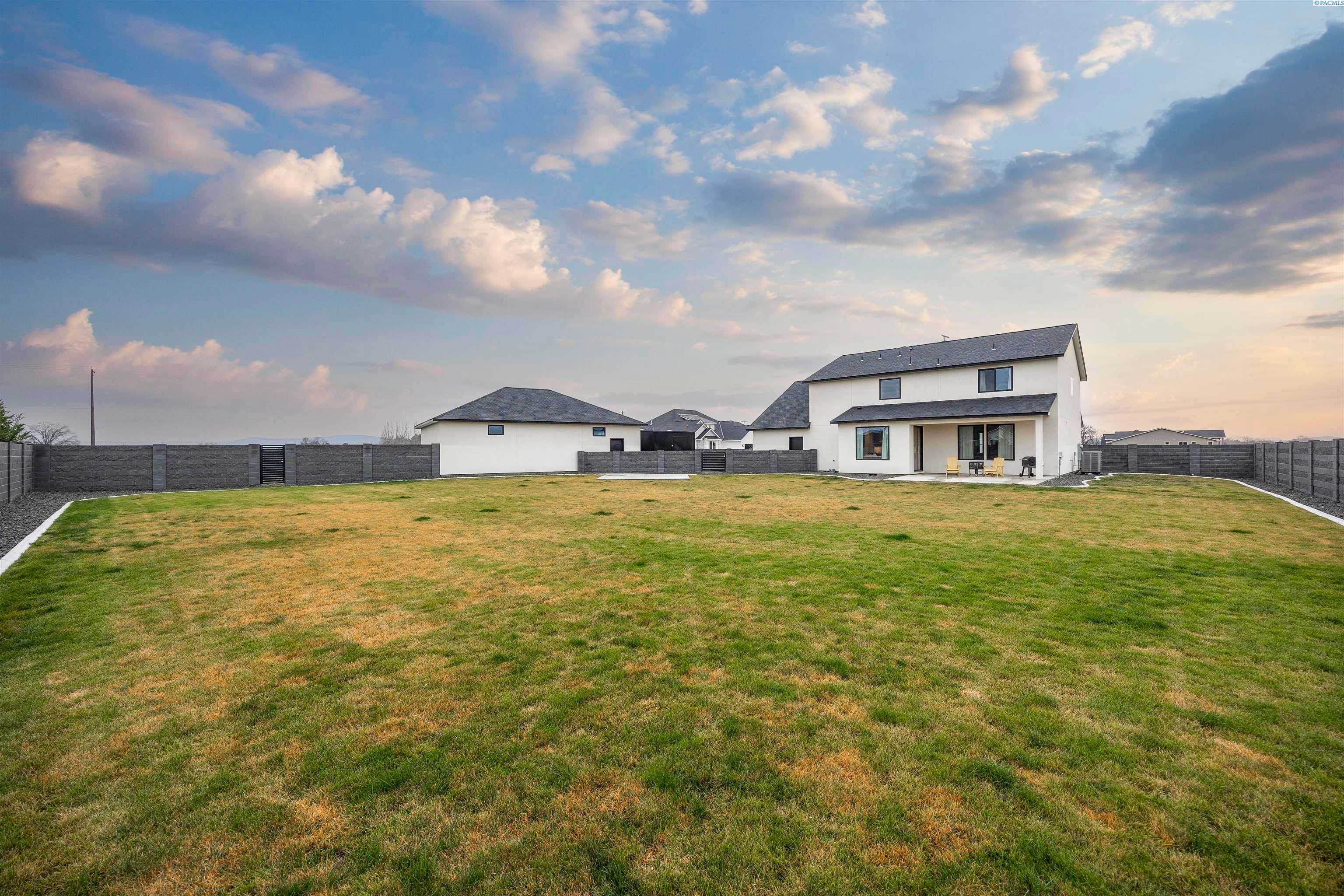 Pasco, Washington, 99301, United States, 4 Bedrooms Bedrooms, ,3 BathroomsBathrooms,Residential,For Sale,2005425