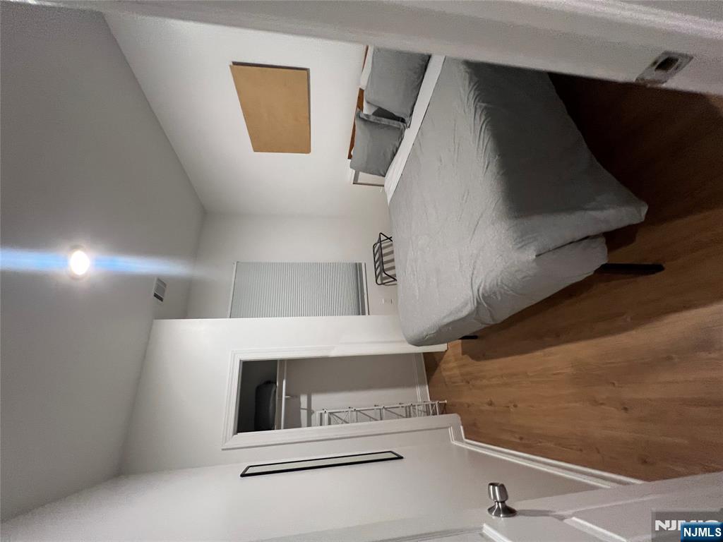 Newark, New Jersey, 07105, United States, 9 Bedrooms Bedrooms, ,6 BathroomsBathrooms,Residential,For Sale,1899706