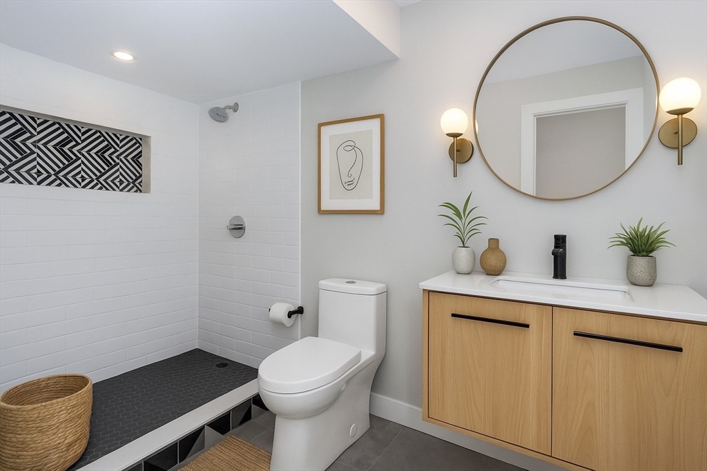 Needham, Massachusetts, 02494, United States, 5 Bedrooms Bedrooms, ,6 BathroomsBathrooms,Residential,For Sale,1991306