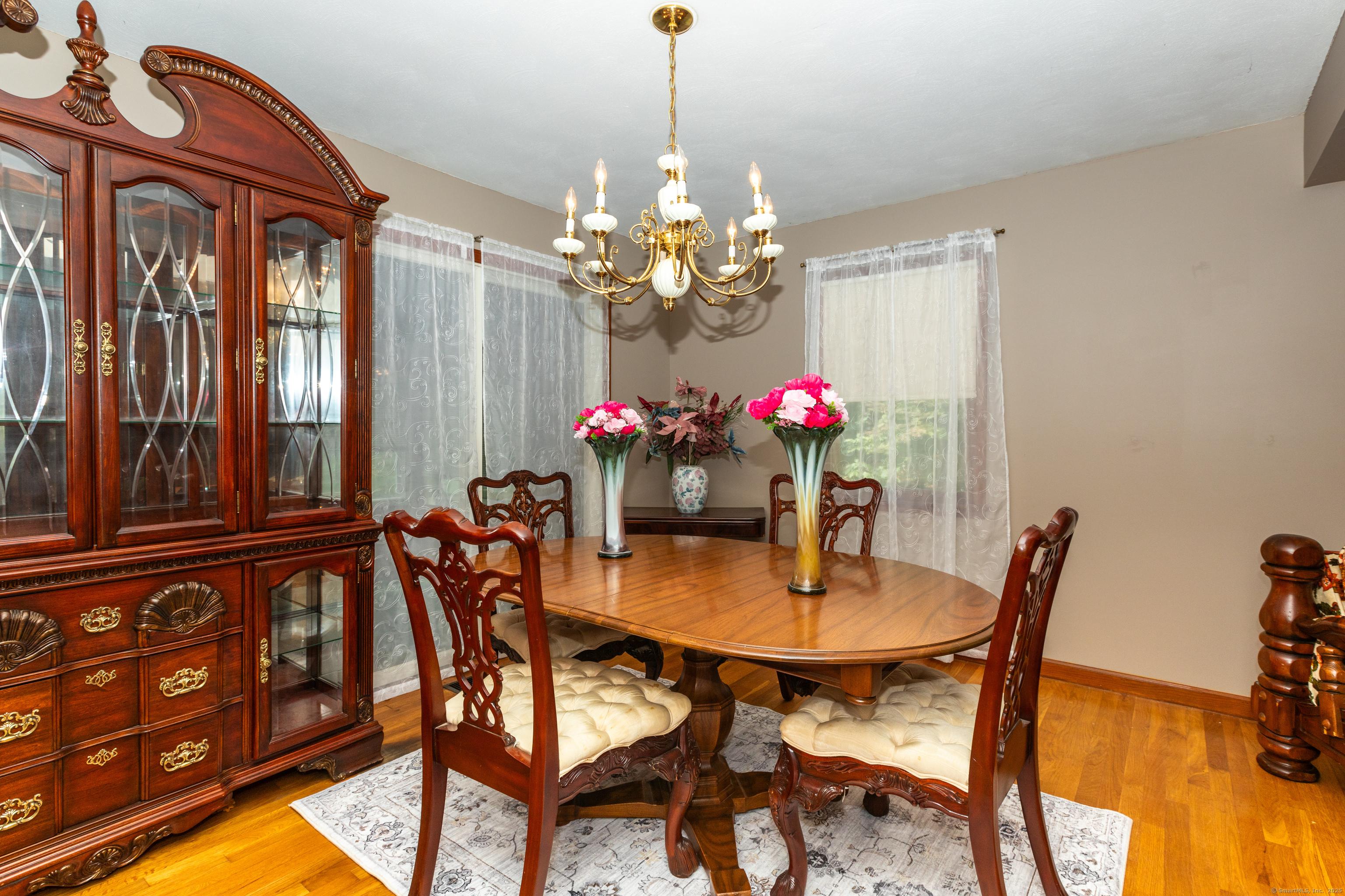 Oxford, Connecticut, 06478, United States, 3 Bedrooms Bedrooms, ,2 BathroomsBathrooms,Residential,For Sale,1915972