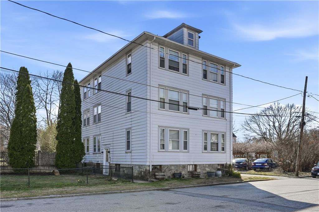 Woonsocket, Rhode Island, 02895, United States, 11 Bedrooms Bedrooms, ,5 BathroomsBathrooms,Residential,For Sale,2034207