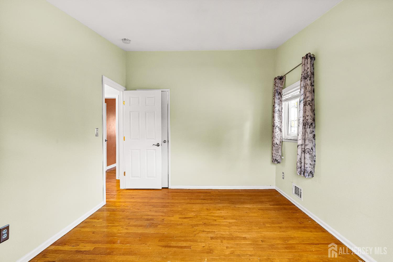 Old Bridge, New Jersey, 08857, United States, 4 Bedrooms Bedrooms, ,2 BathroomsBathrooms,Residential,For Sale,1983937