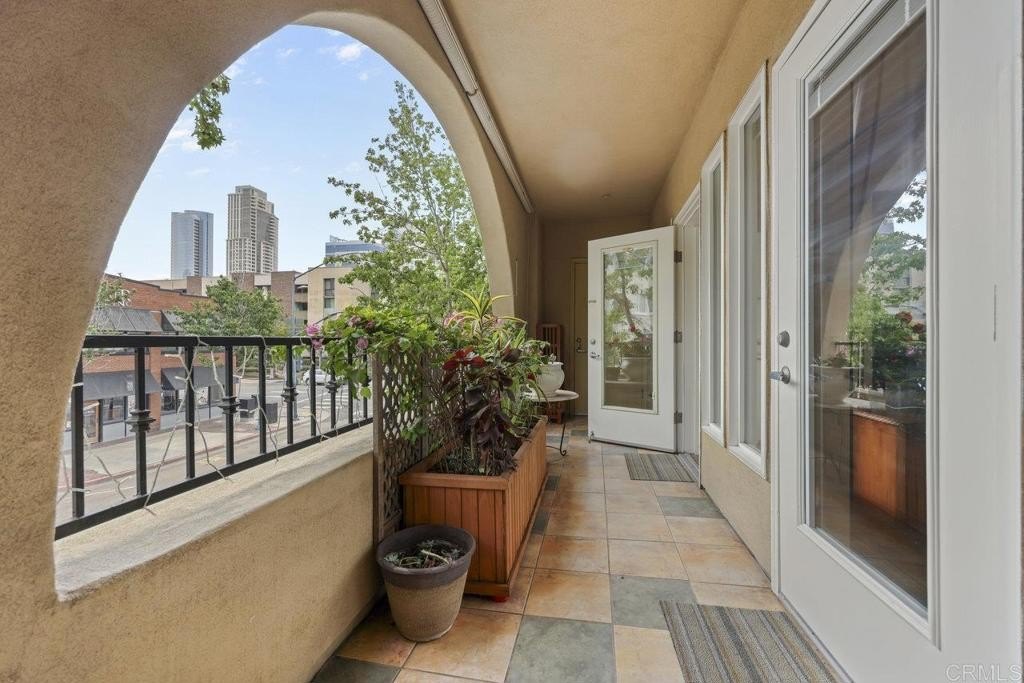 San Diego, California, 92101, United States, 2 Bedrooms Bedrooms, ,3 BathroomsBathrooms,Residential,For Sale,1856536