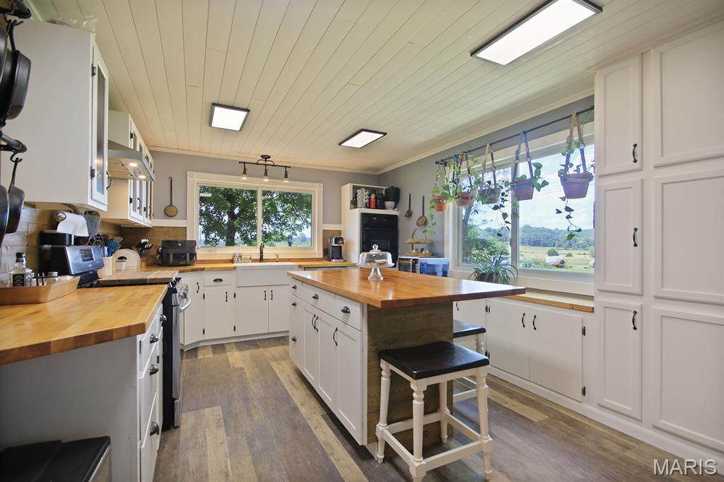 Lebanon, Missouri, 65536, United States, 3 Bedrooms Bedrooms, ,2 BathroomsBathrooms,Residential,For Sale,1982257