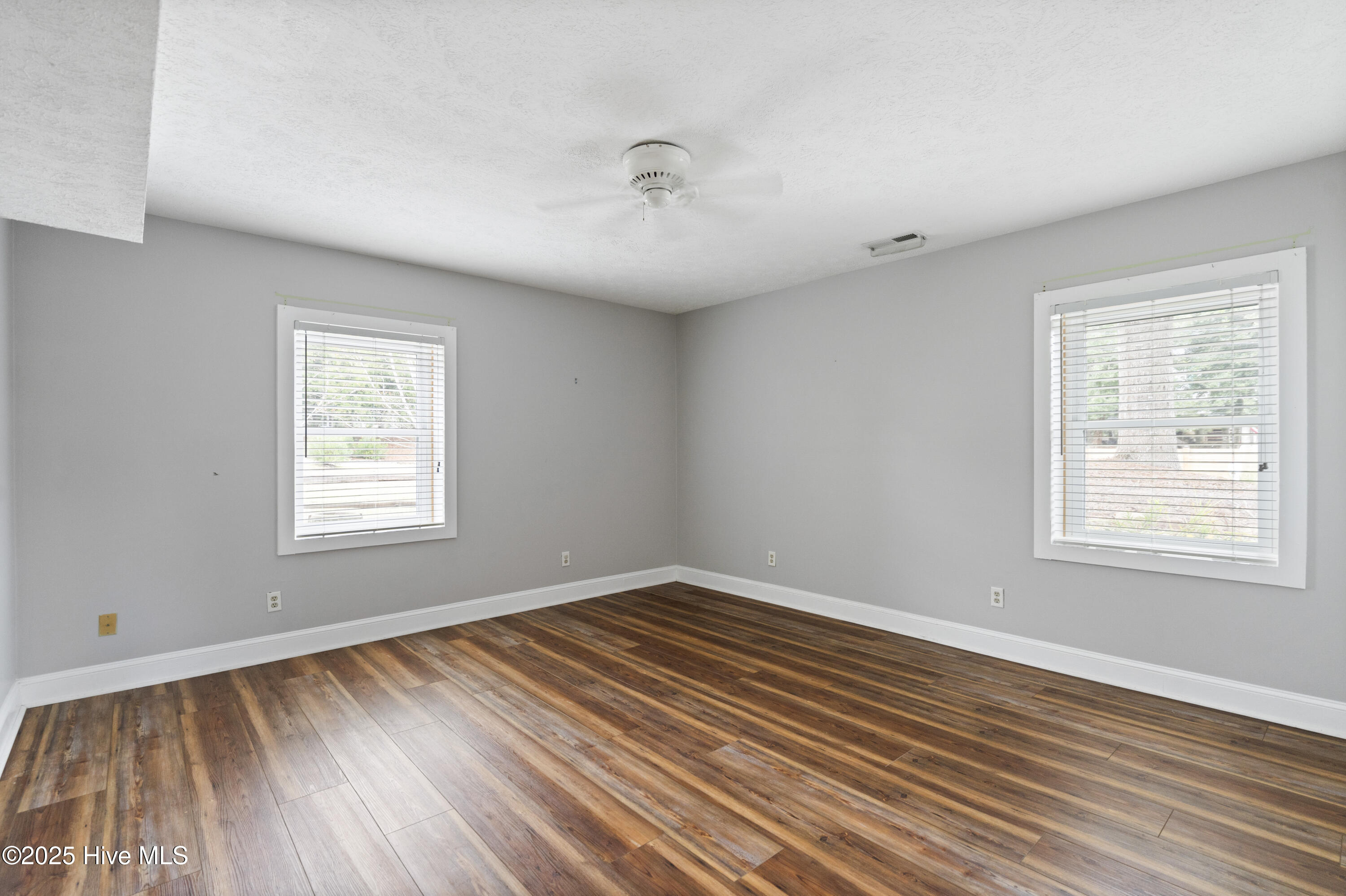 Emerald Isle, North Carolina, 28594, United States, 3 Bedrooms Bedrooms, ,3 BathroomsBathrooms,Residential,For Sale,1991113