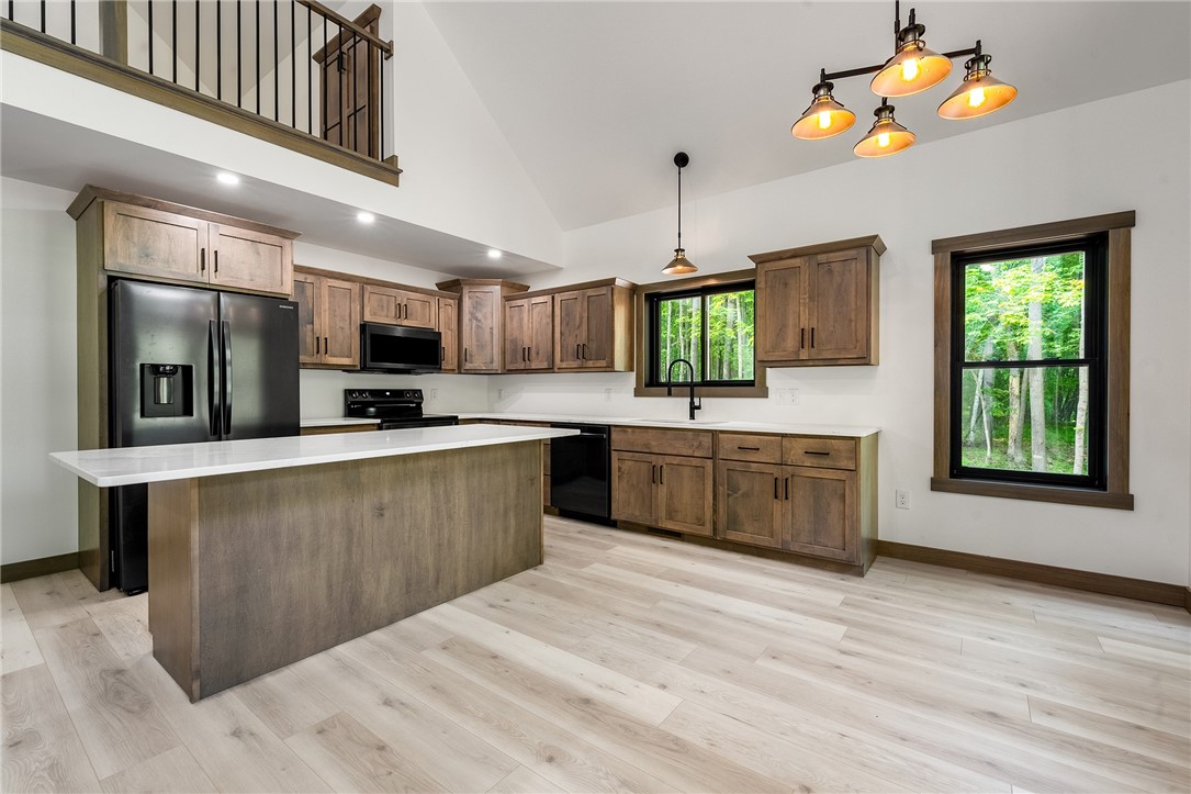 Bloomer, Wisconsin, 54724, United States, 3 Bedrooms Bedrooms, ,3 BathroomsBathrooms,Residential,For Sale,1751158