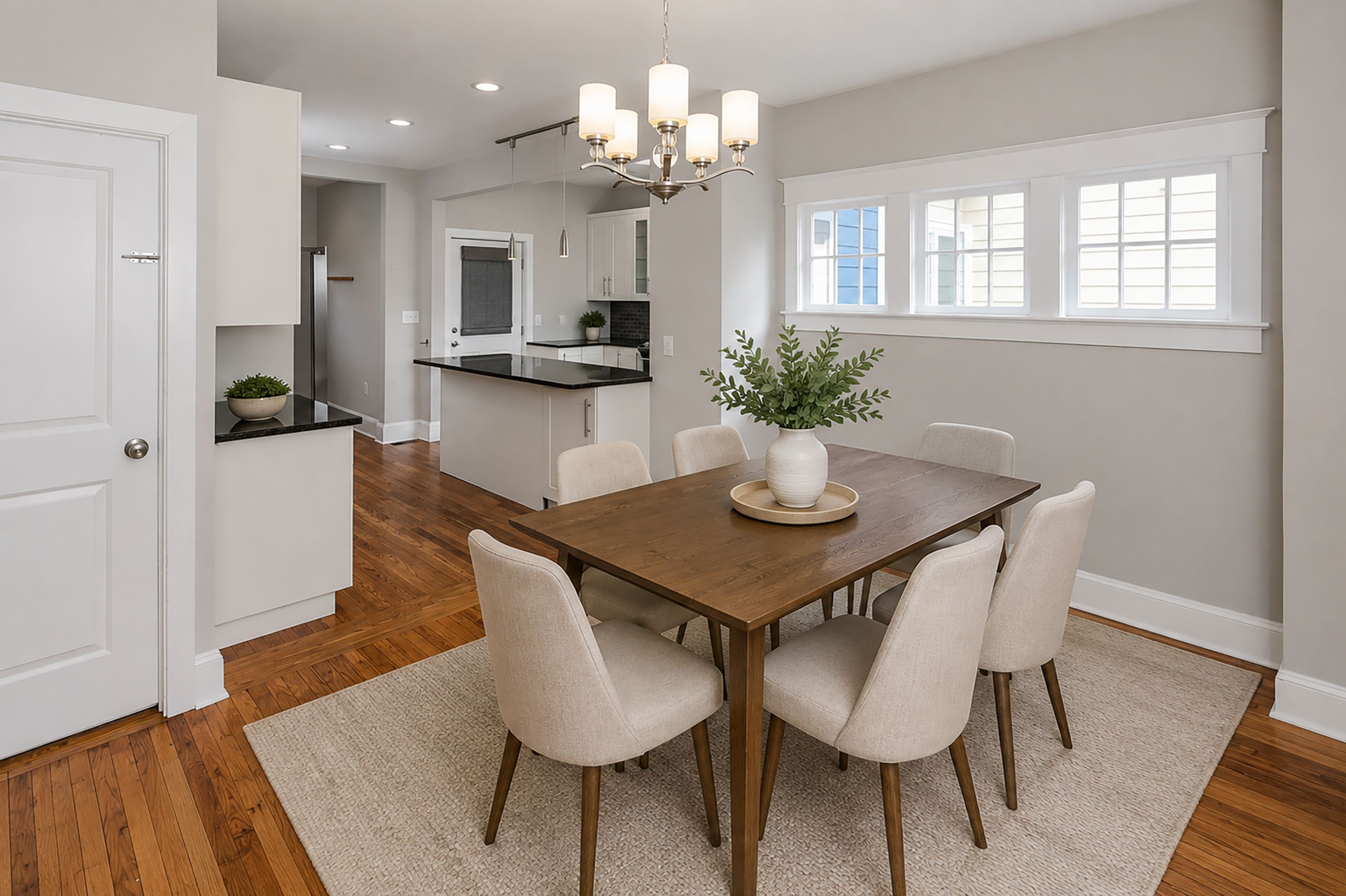  Pretty Porch, Polished Wood Floors, Prime Princeton Location - 物件實景