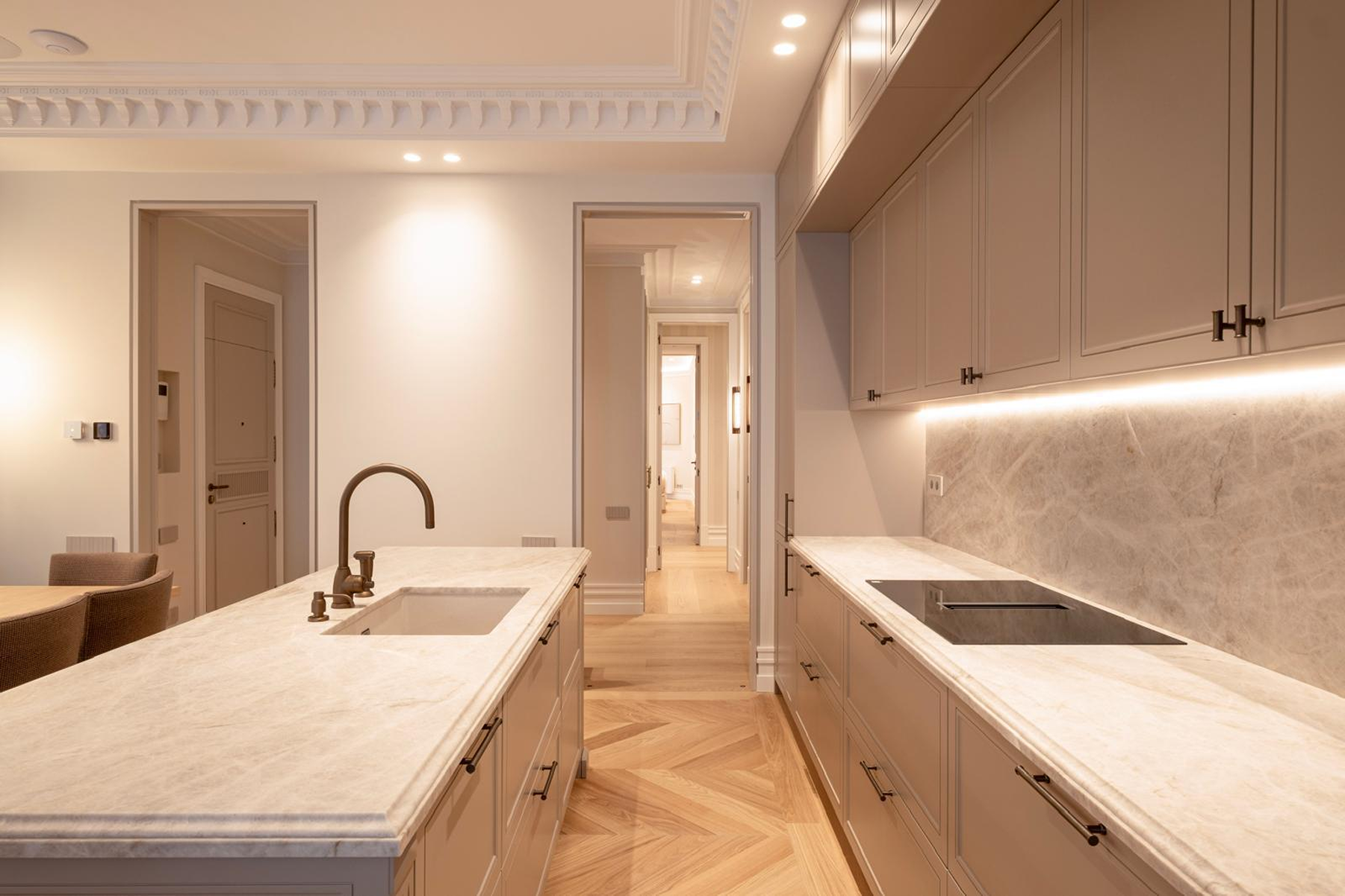  Renovated home near Retiro in classic building with two garages - 物件實景