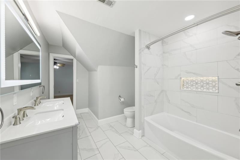 Buford, Georgia, 30518, United States, 6 Bedrooms Bedrooms, ,5 BathroomsBathrooms,Residential,For Sale,1976033