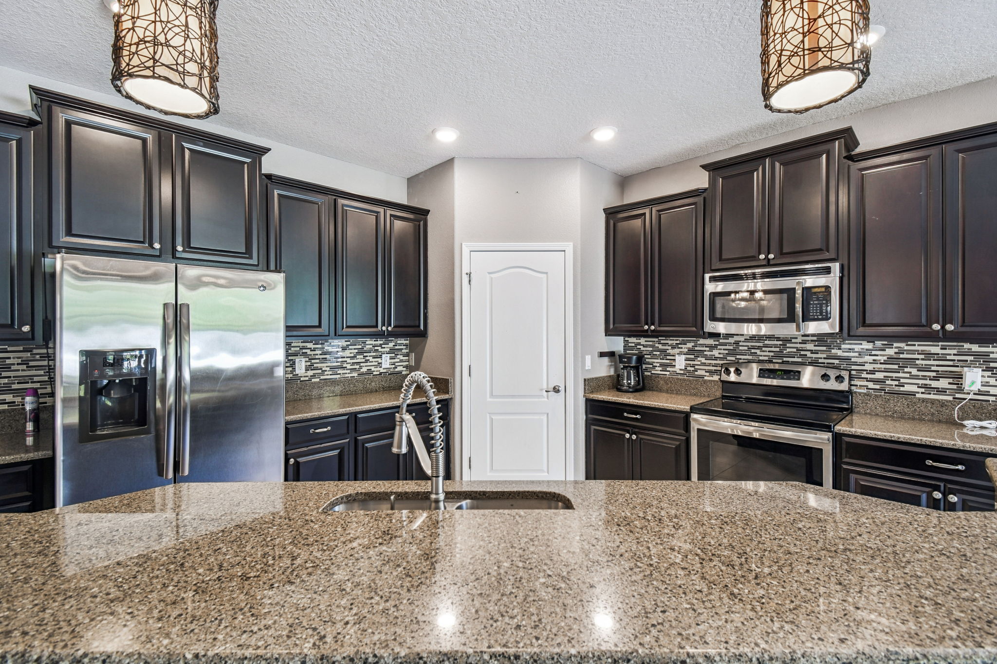 New Port Richey, Florida, 34655, United States, 6 Bedrooms Bedrooms, ,4 BathroomsBathrooms,Residential,For Sale,1980137