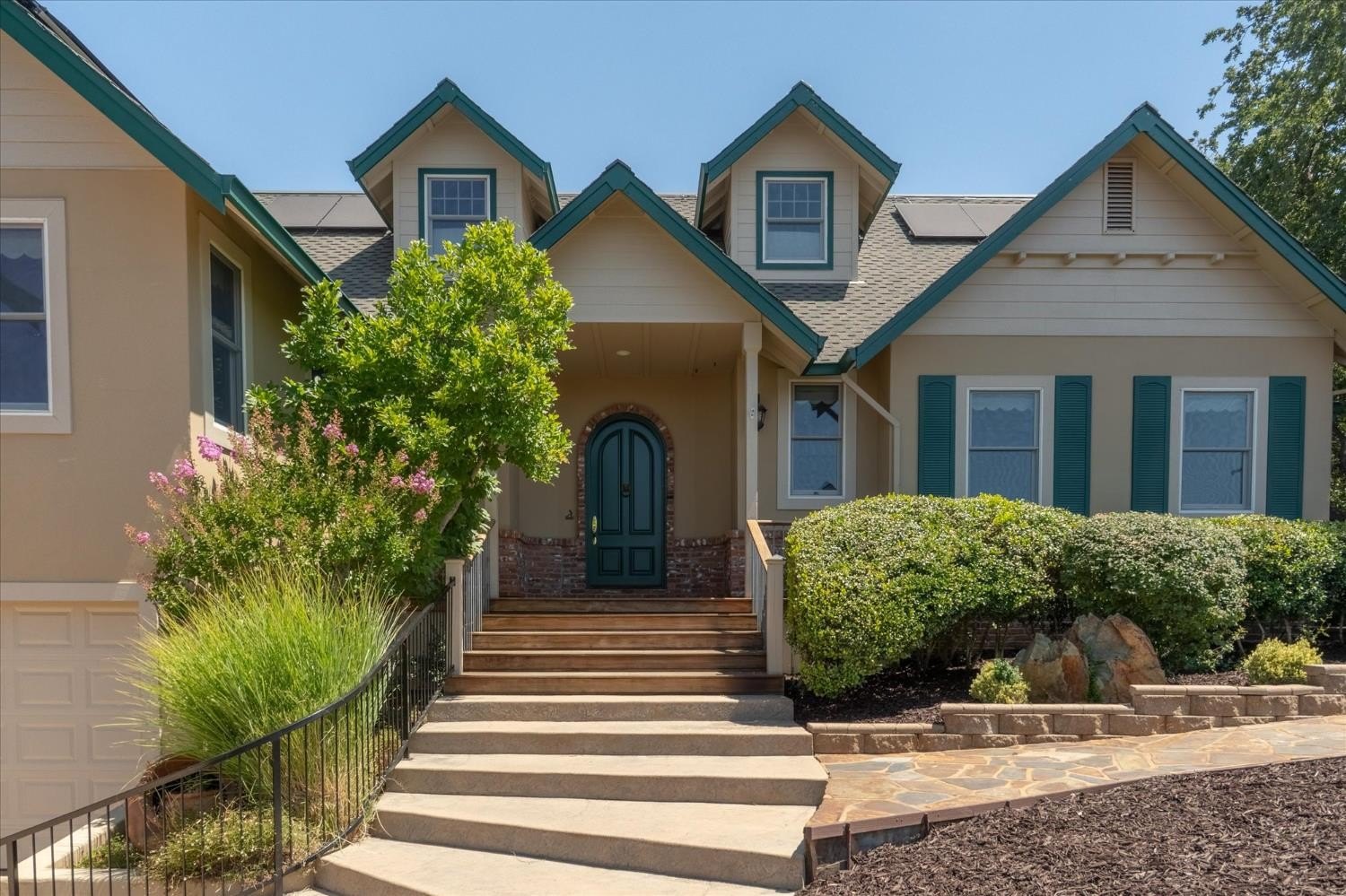 Angels Camp, California, 95222, United States, 5 Bedrooms Bedrooms, ,5 BathroomsBathrooms,Residential,For Sale,1979425